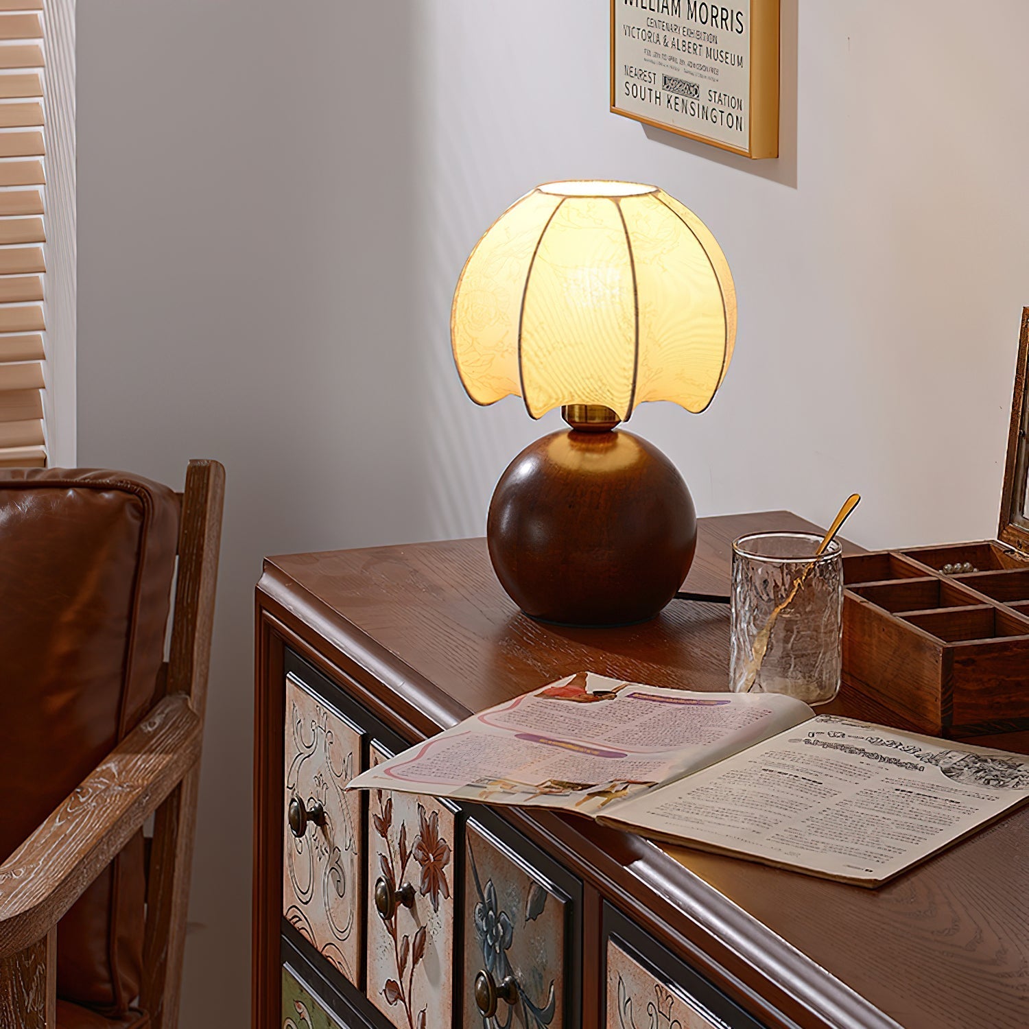 Syntos Table Lamp