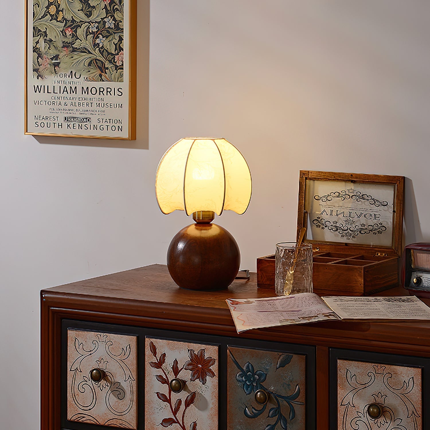 Syntos Table Lamp