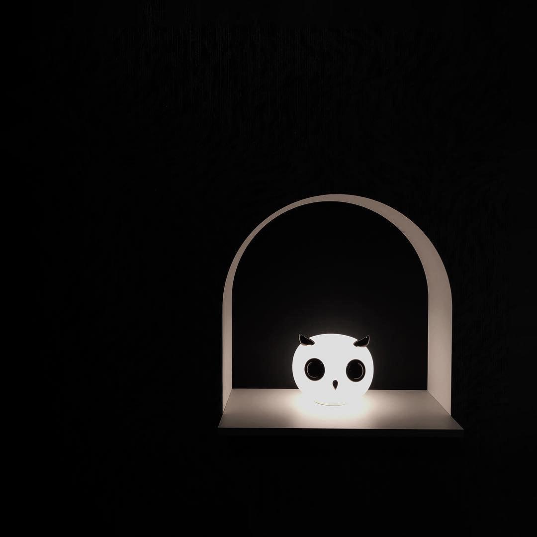 Penguin Design Table Lamp