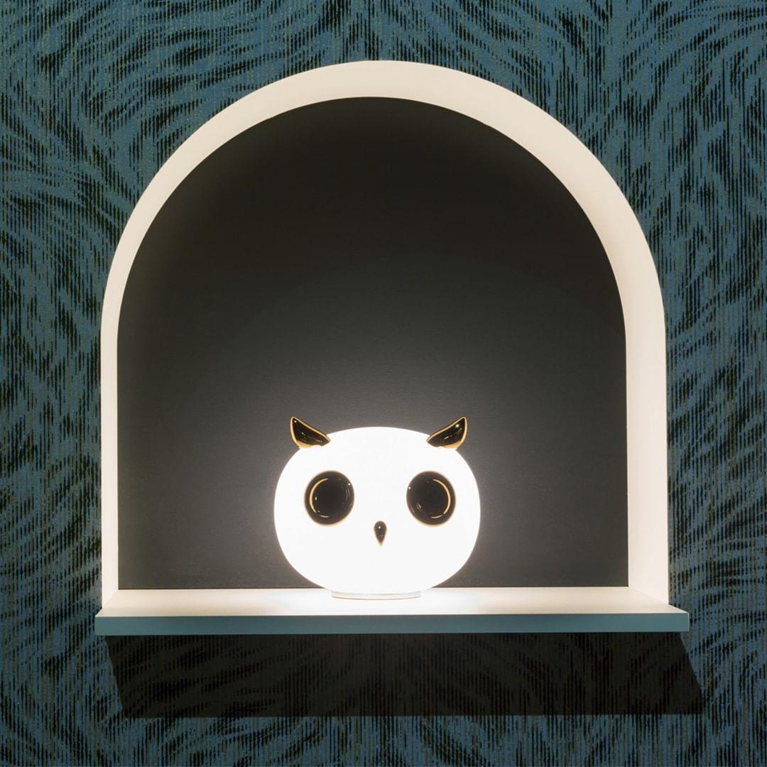 Penguin Design Table Lamp
