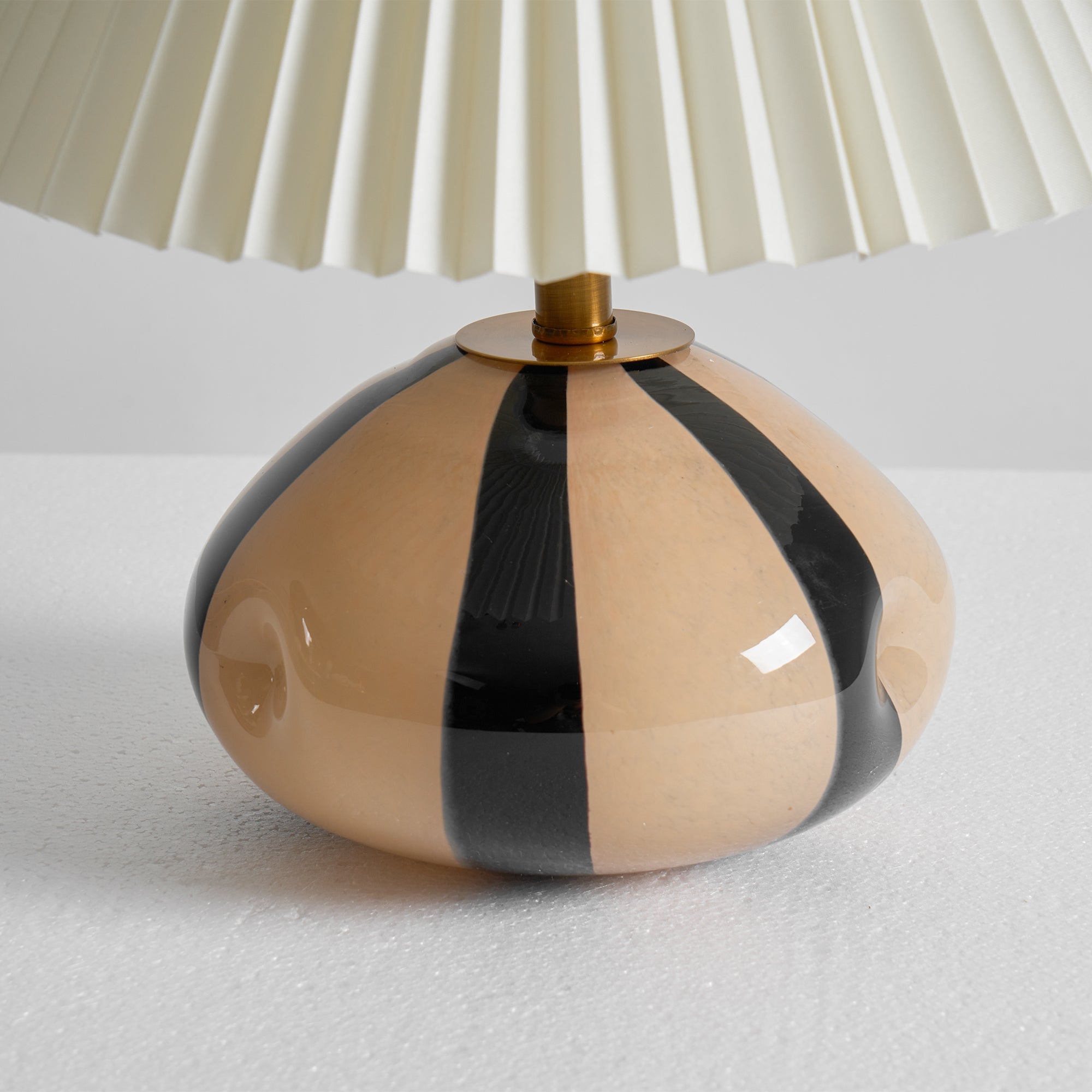 Yarmerei Pleated Table Lamp