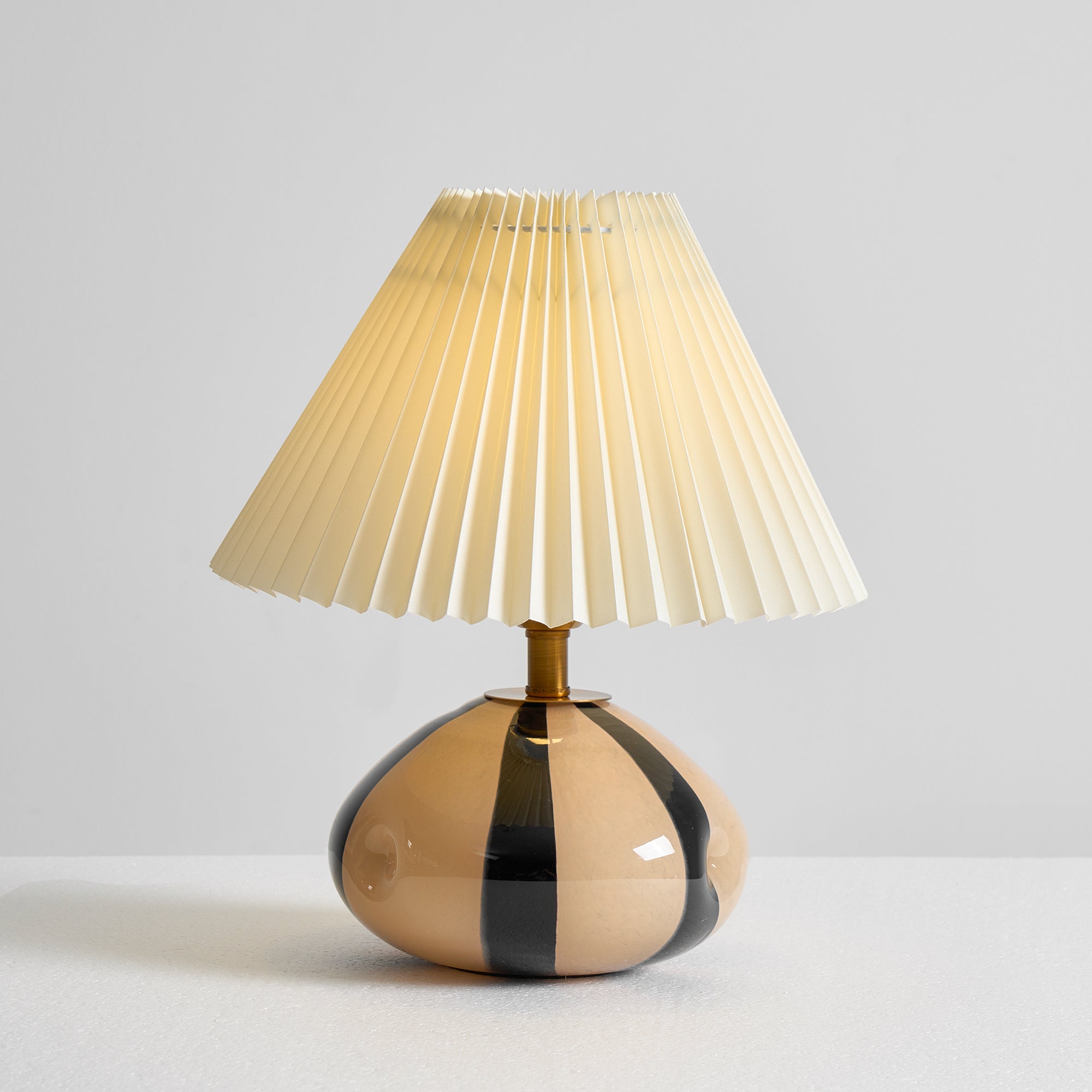Yarmerei Pleated Table Lamp