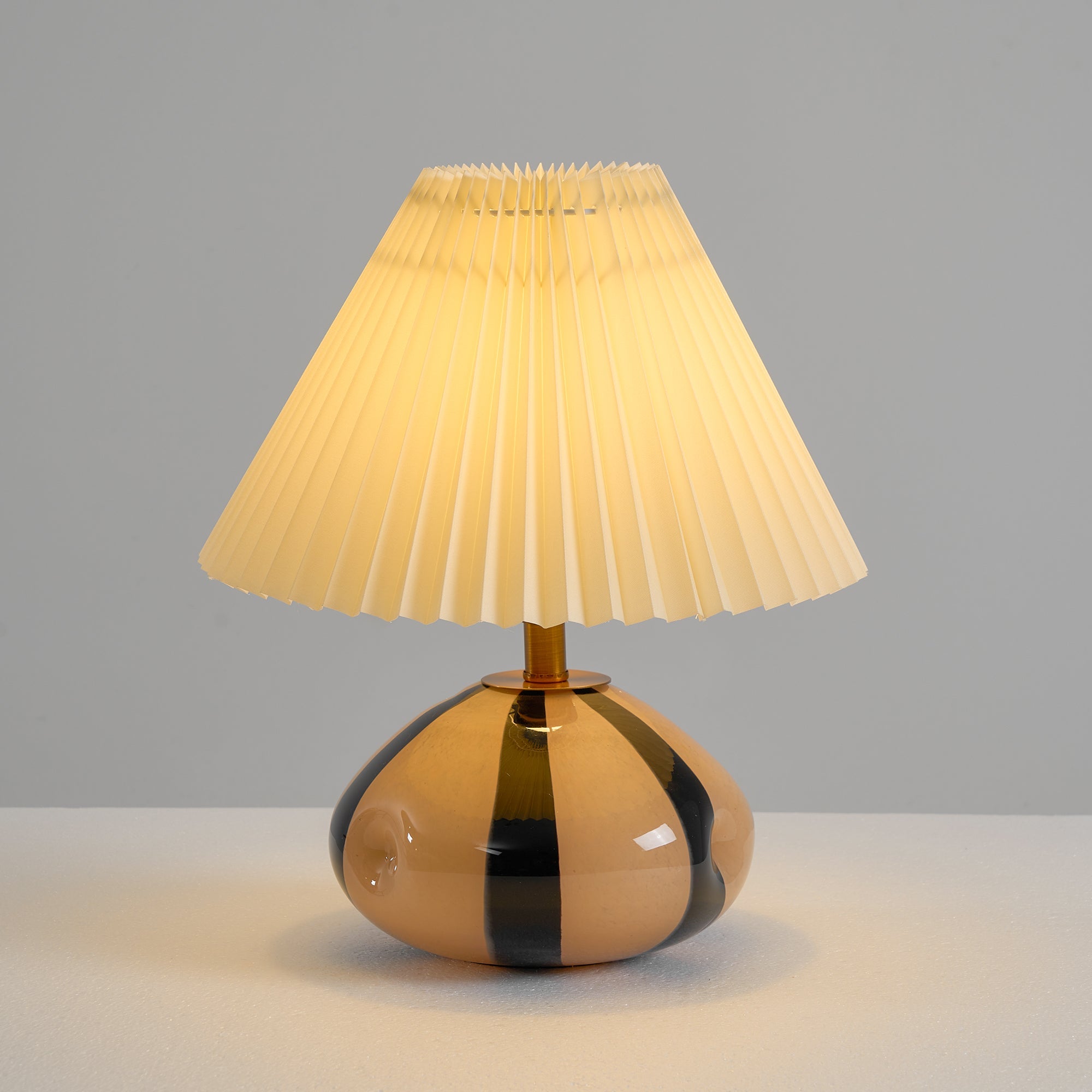 Yarmerei Pleated Table Lamp
