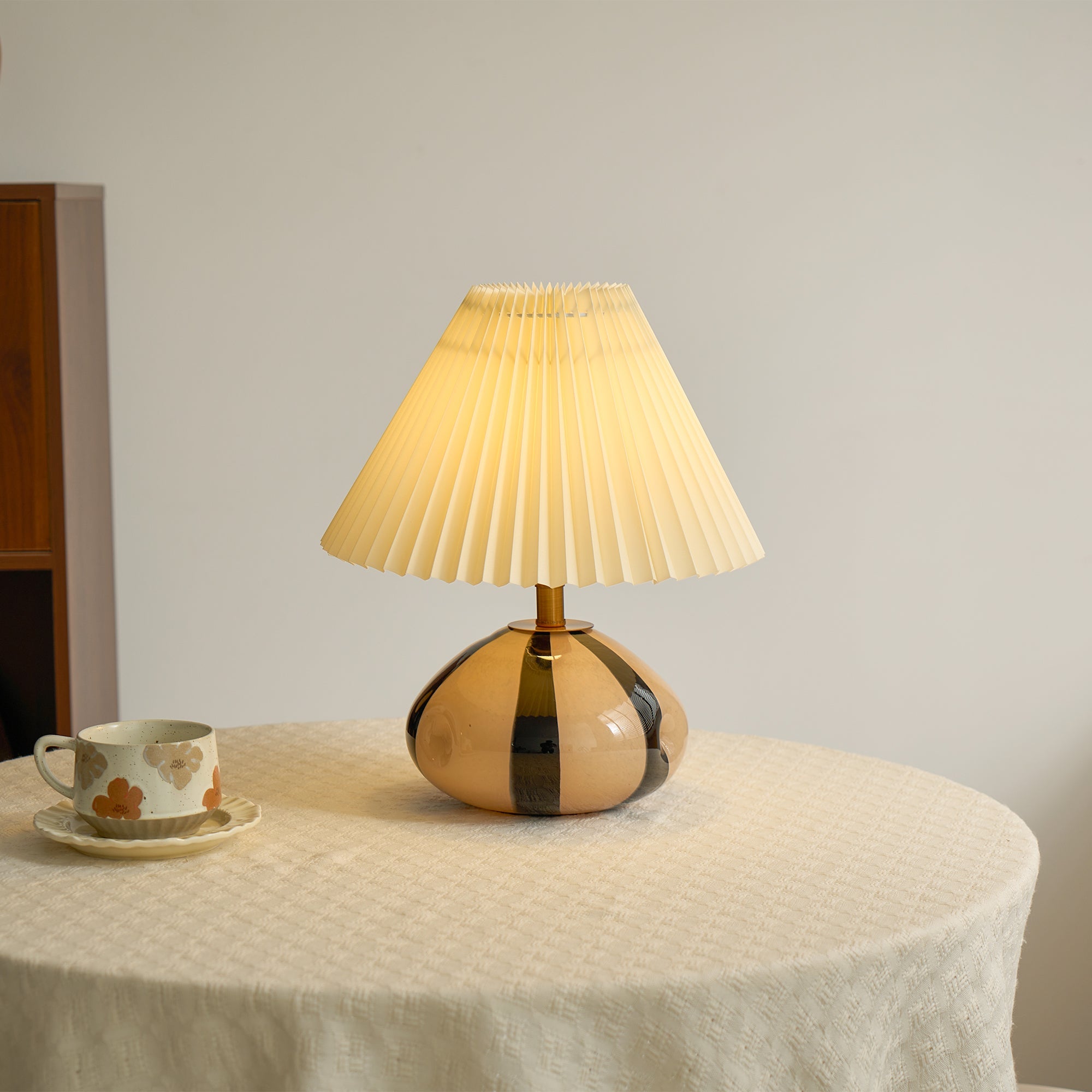 Yarmerei Pleated Table Lamp