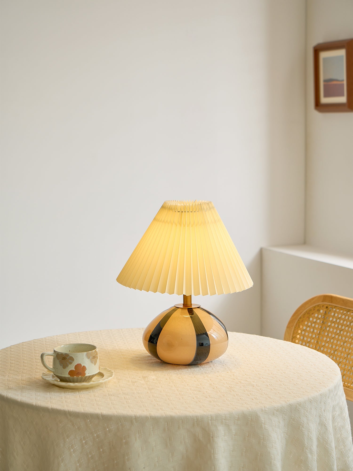 Yarmerei Pleated Table Lamp