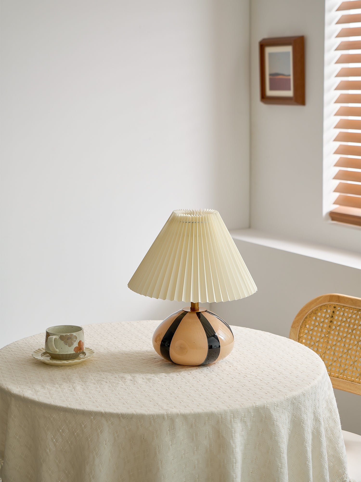Yarmerei Pleated Table Lamp