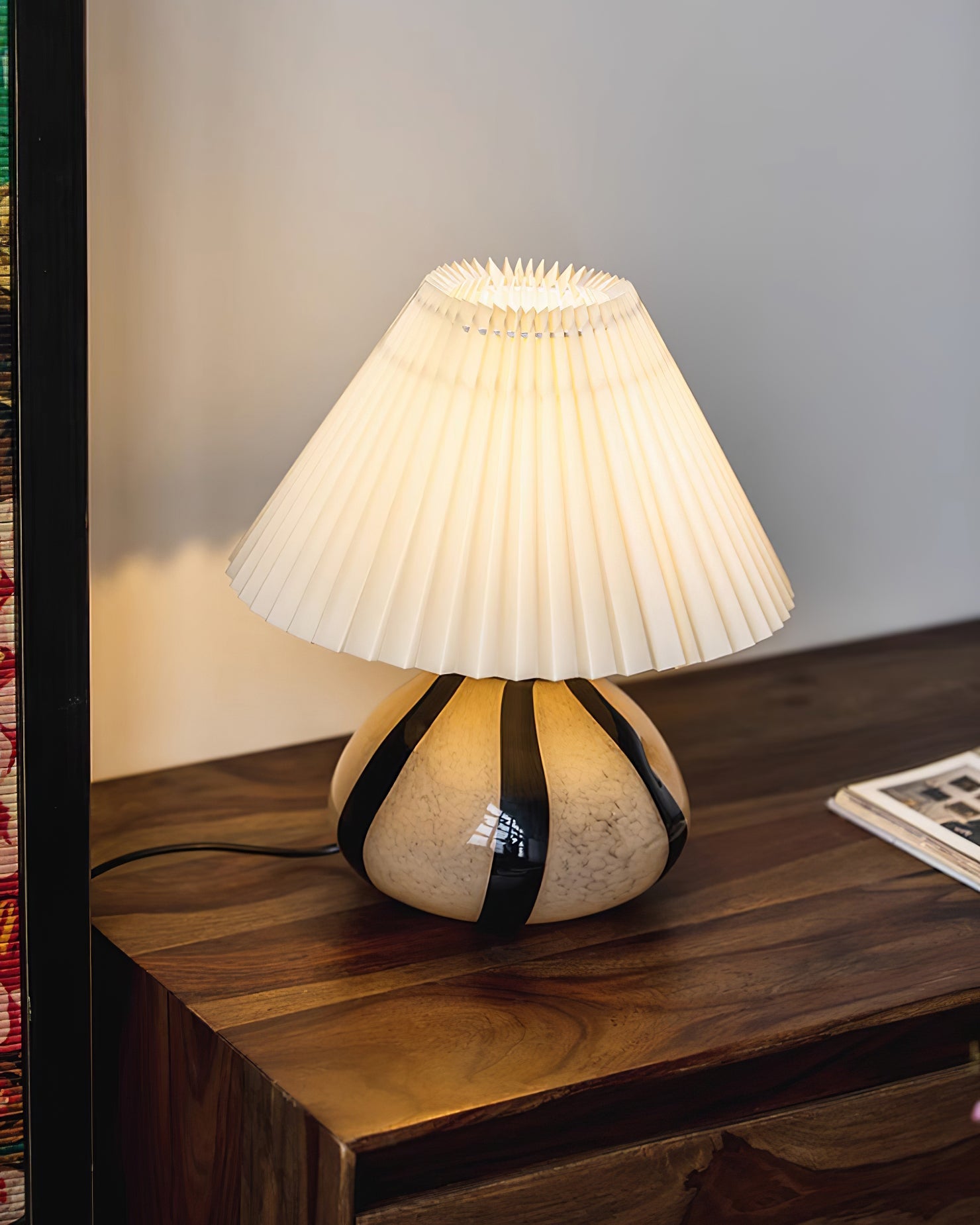 Yarmerei Pleated Table Lamp