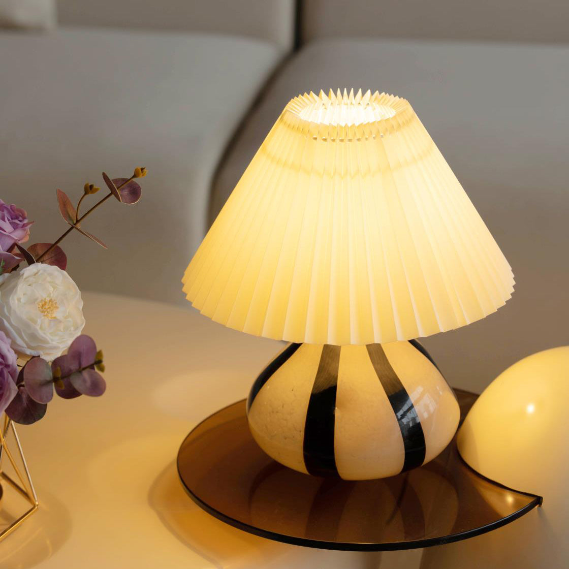 Yarmerei Pleated Table Lamp