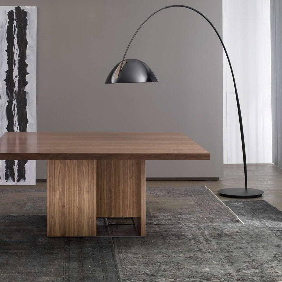 Versaec Floor Lamp