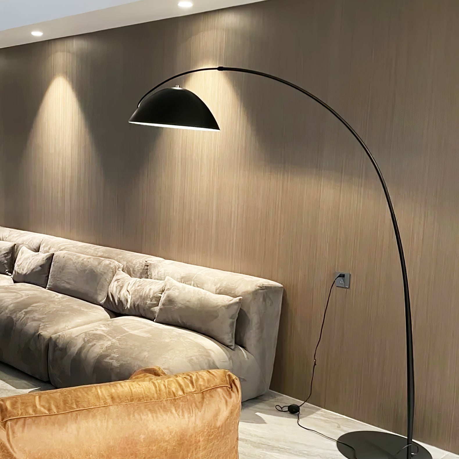 Versaec Floor Lamp