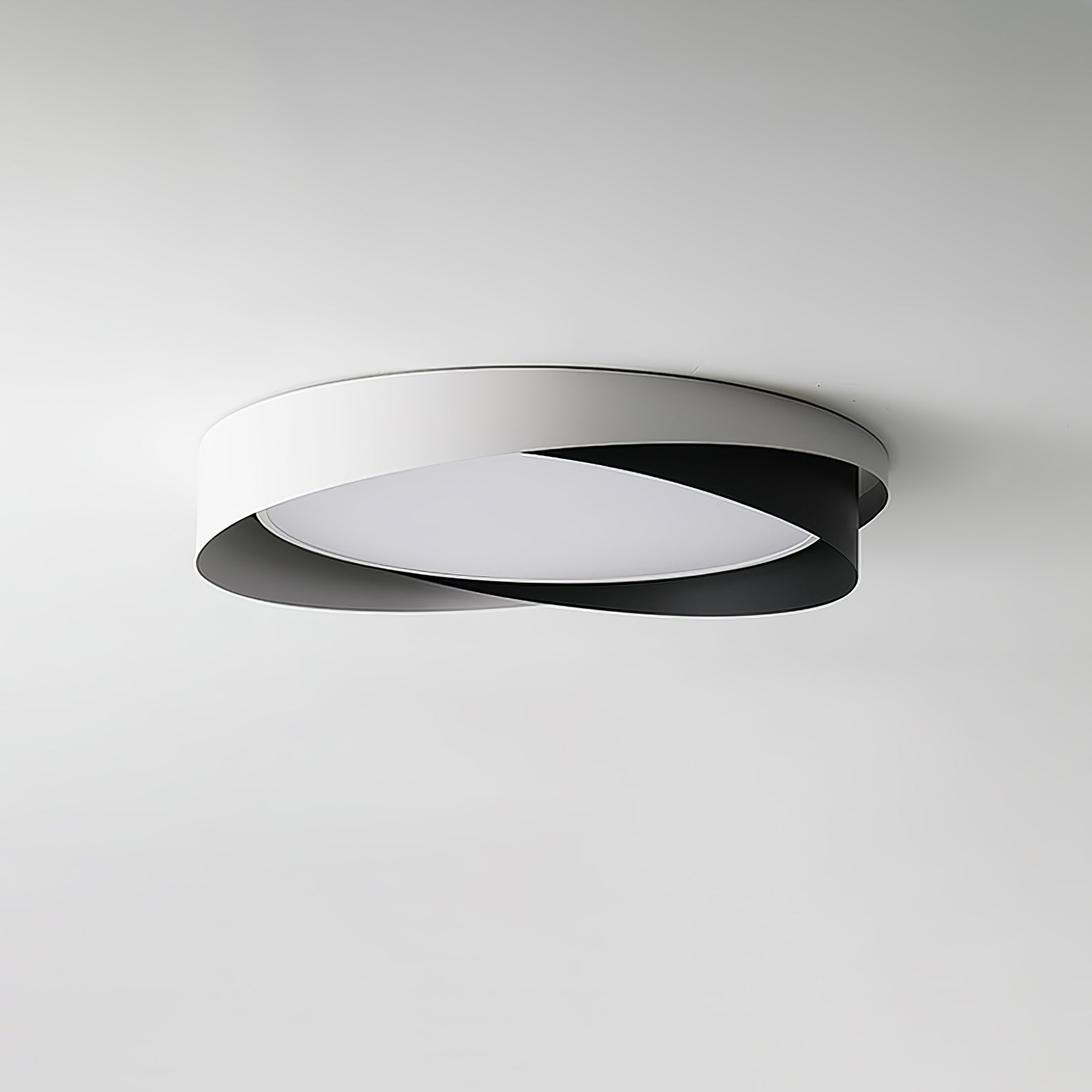 Qavinno Ceiling Light