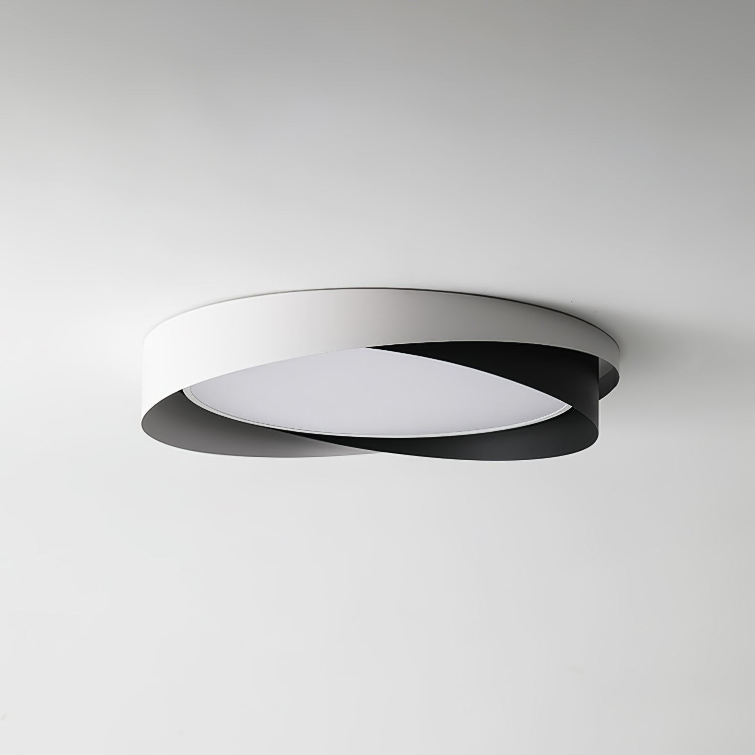 Qavinno Ceiling Light