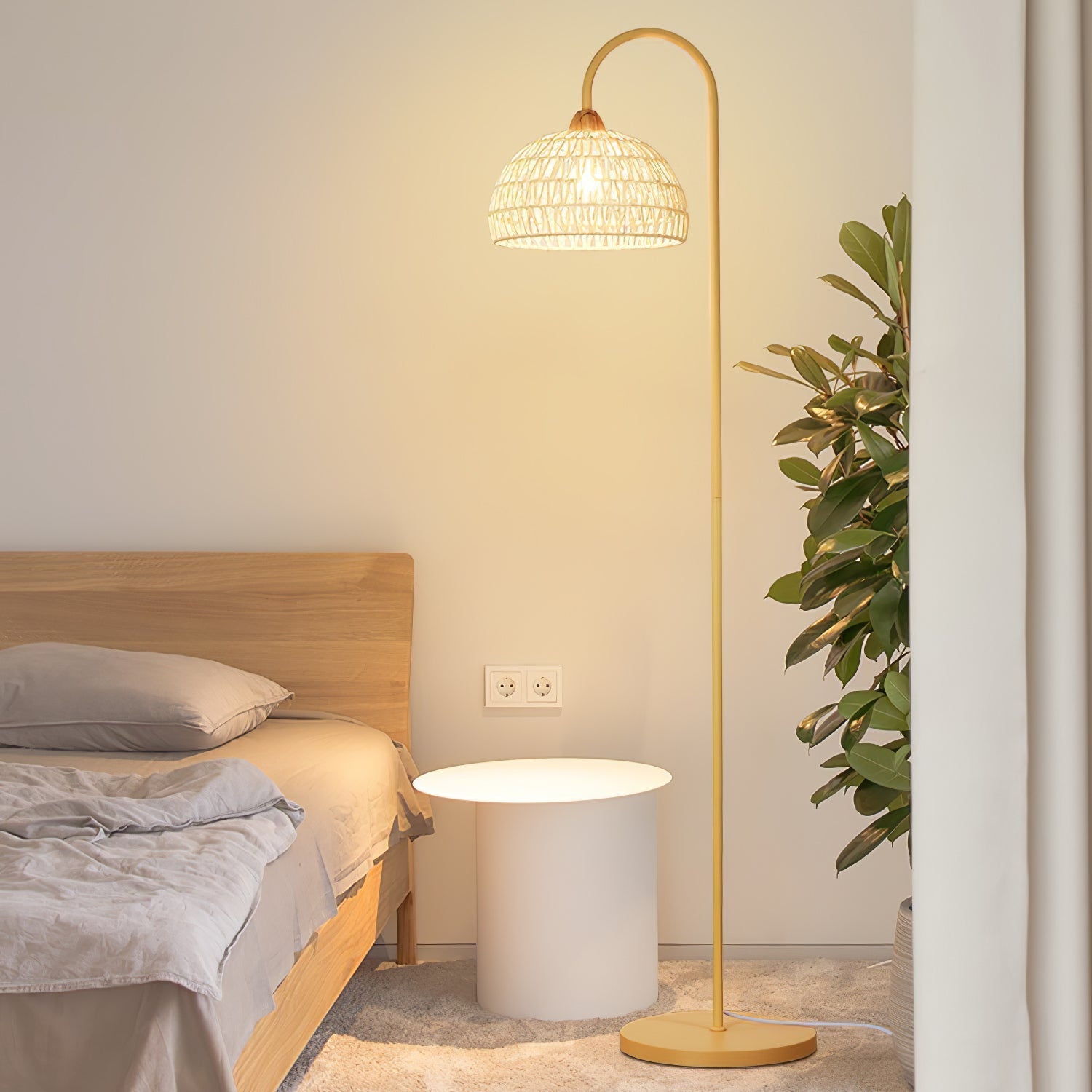 Clovor Floor Lamp