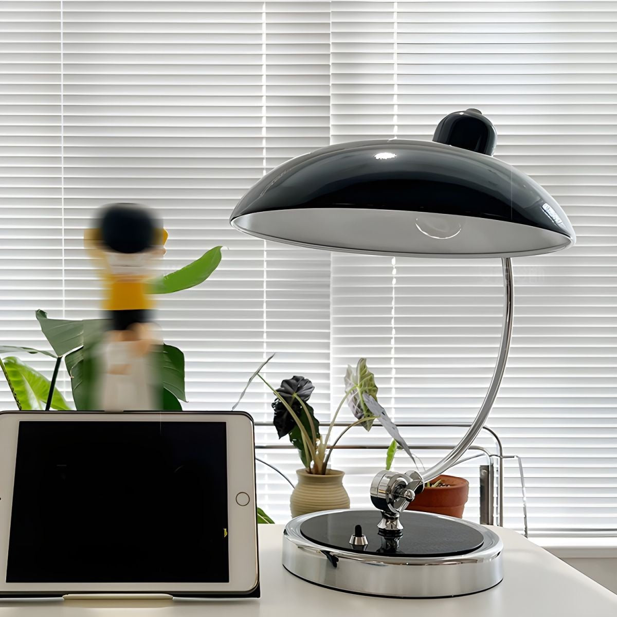 Sebis Retro Table Lamp