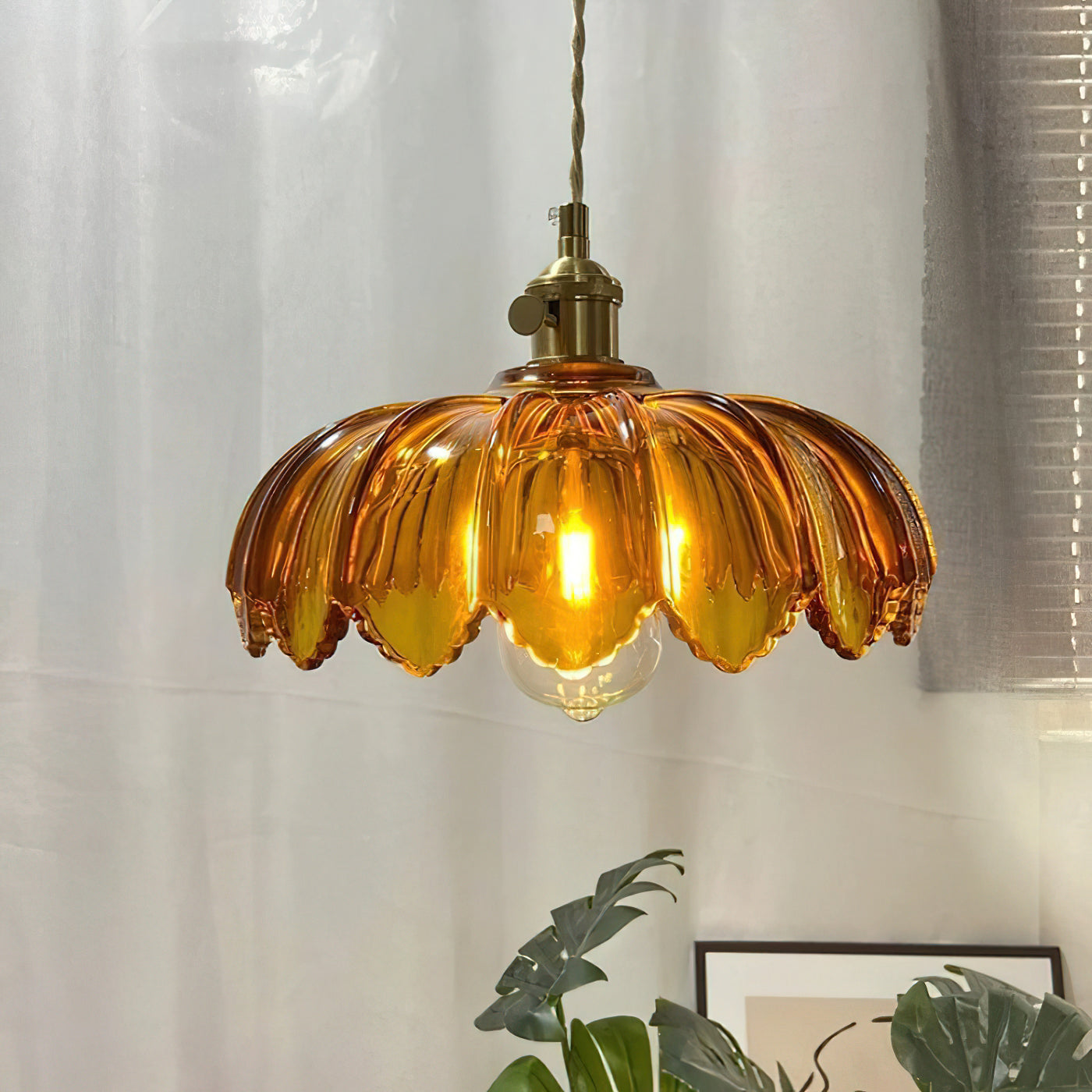 Morras Petal Pendant Light