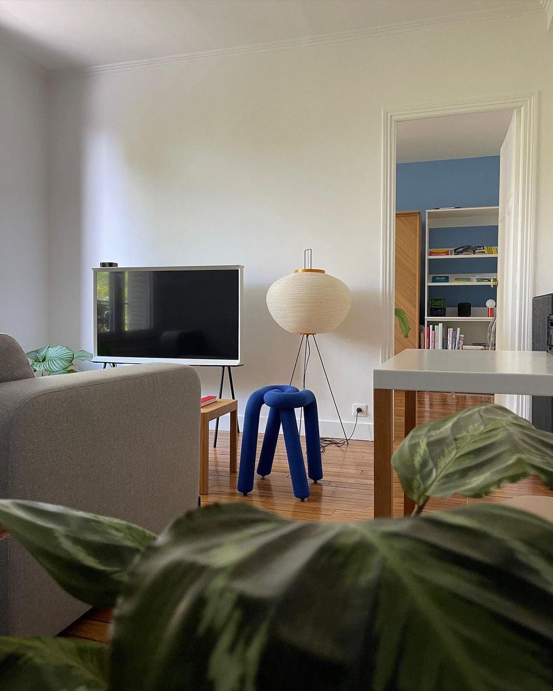 Yariaus Floor Lamp