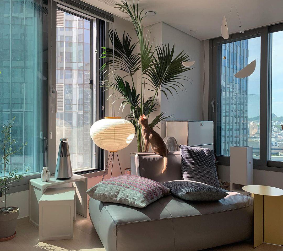 Yariaus Floor Lamp