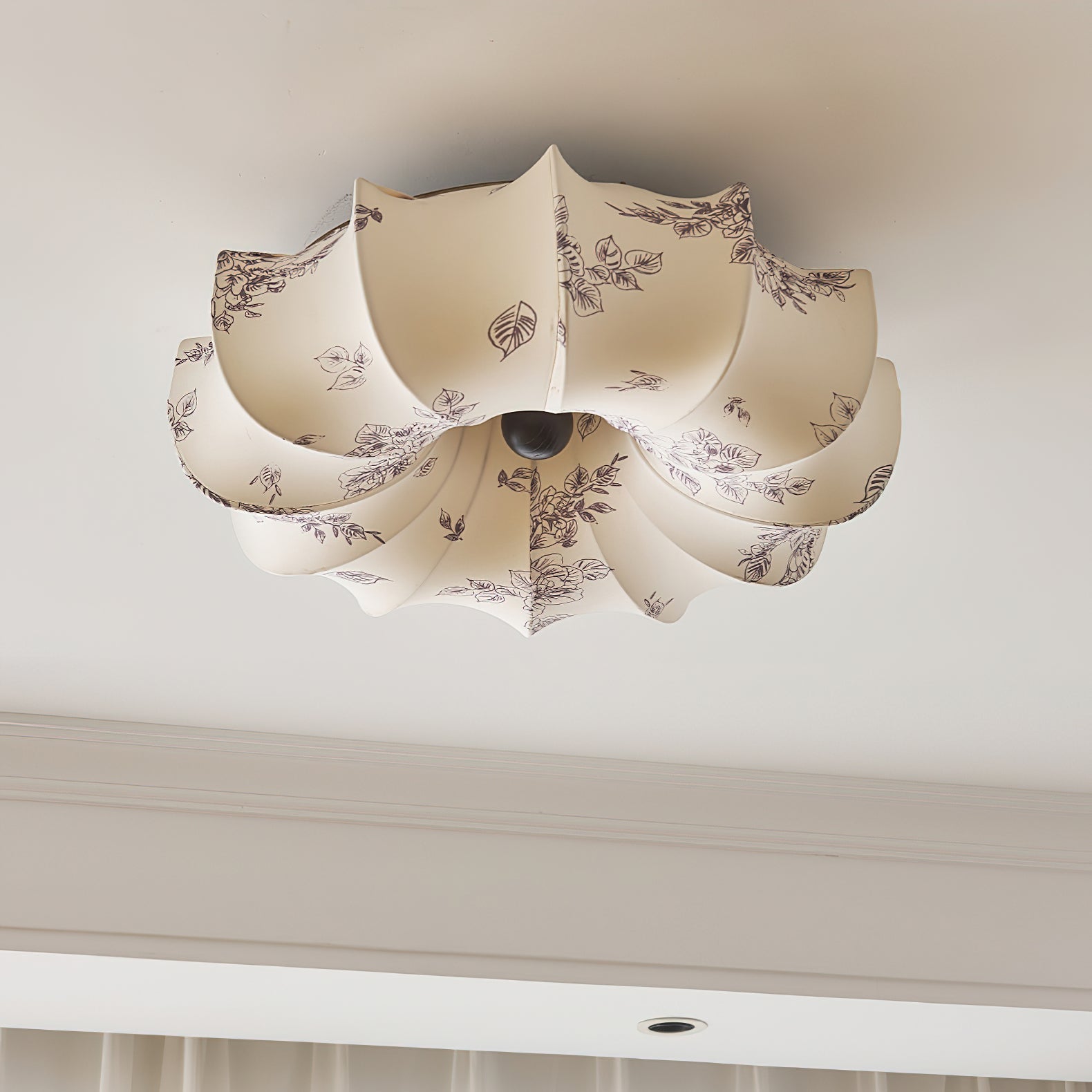 Kyneler Ceiling Light