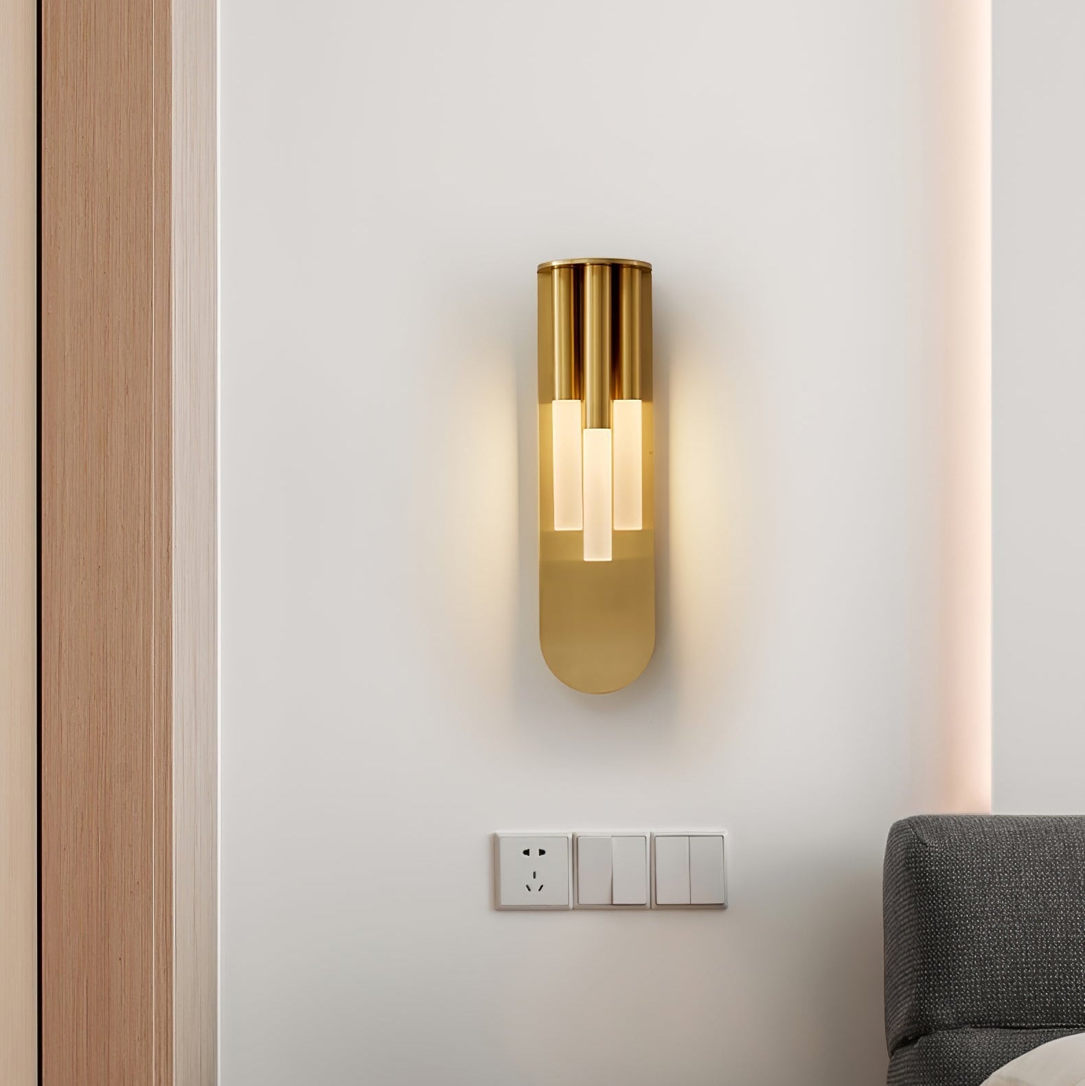 Rossan Wall Light