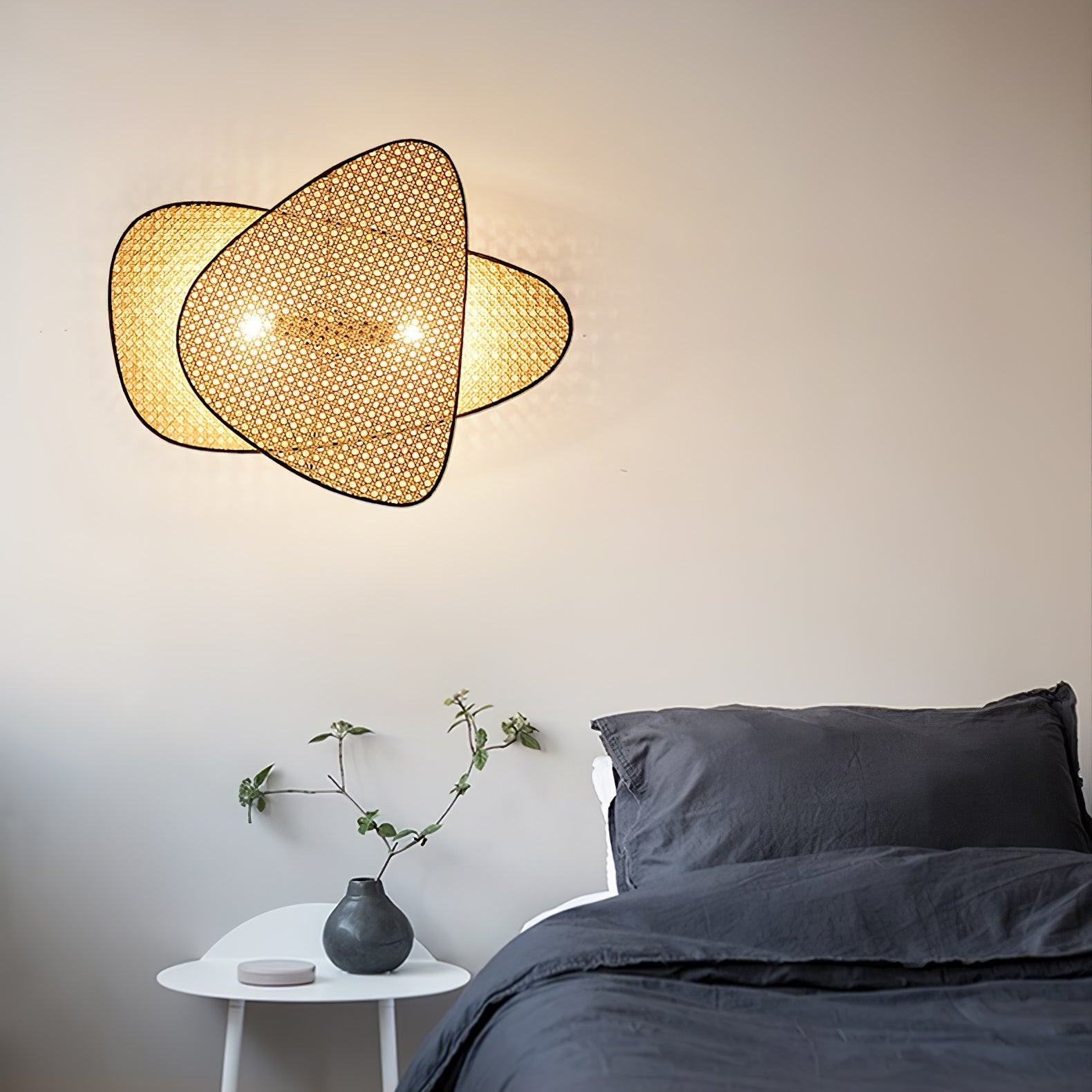 Mavina Wall Light