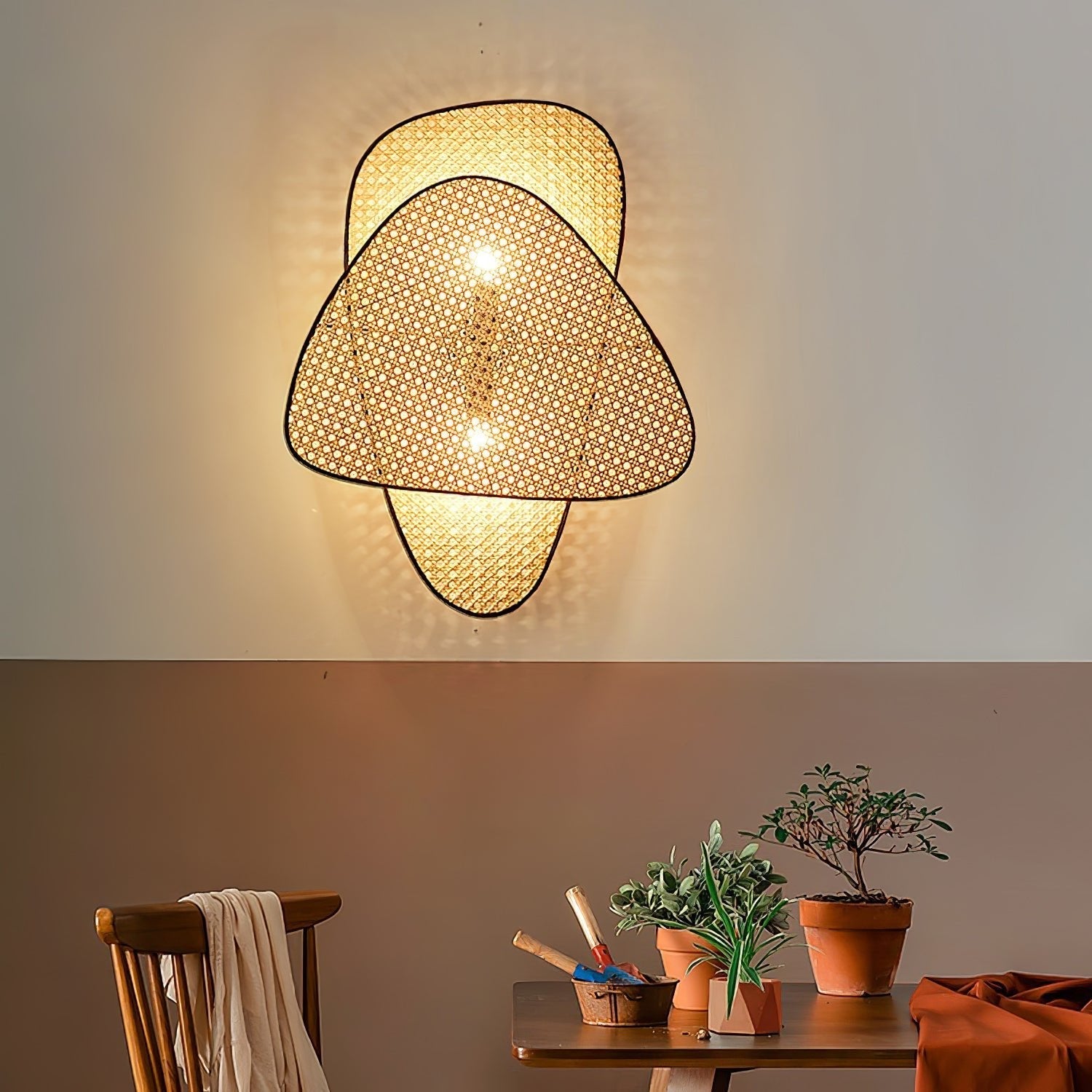 Mavina Wall Light