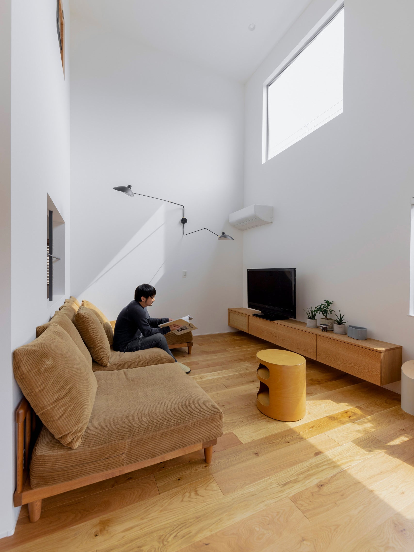 Rowdaleen Wall Light