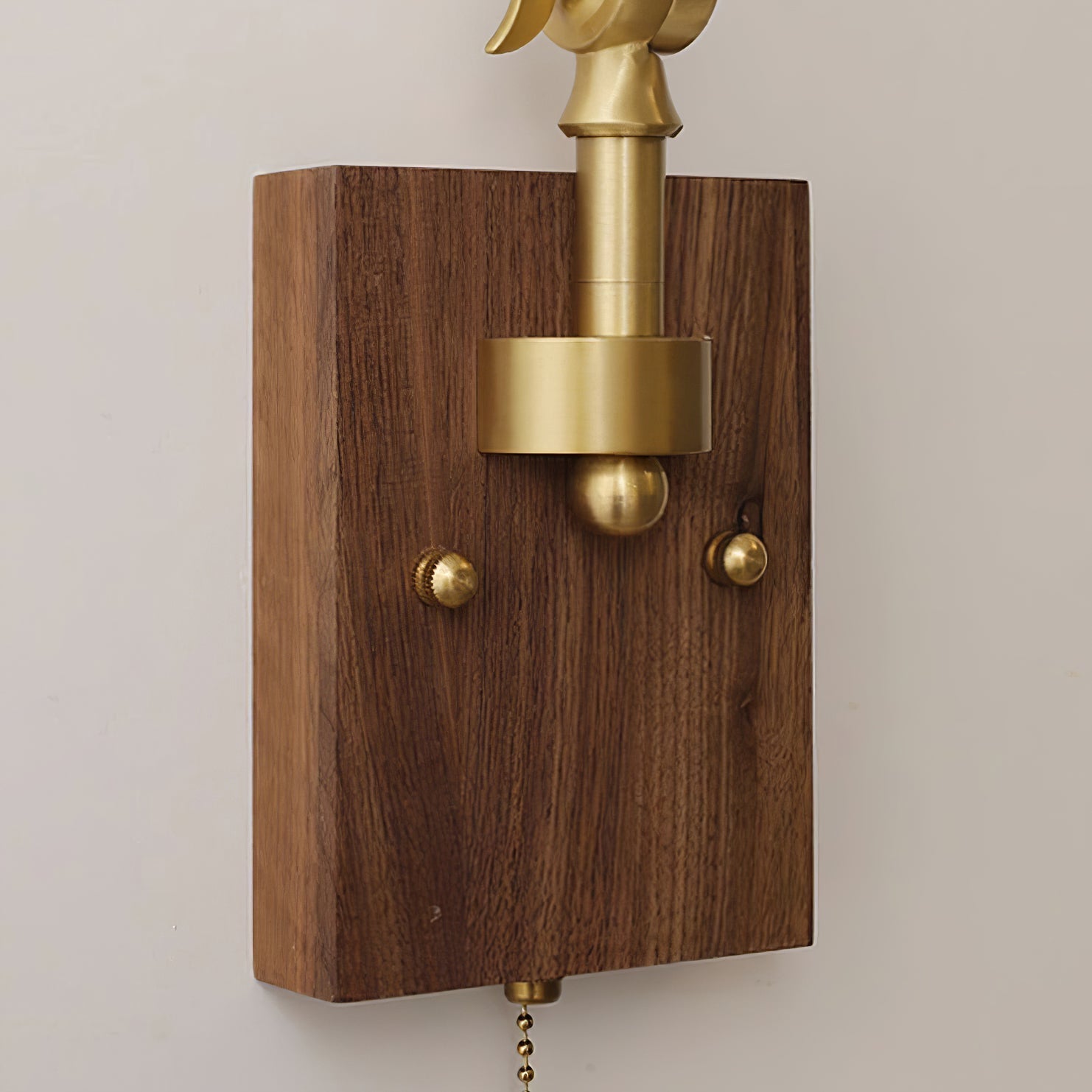 Etravio Wall Light
