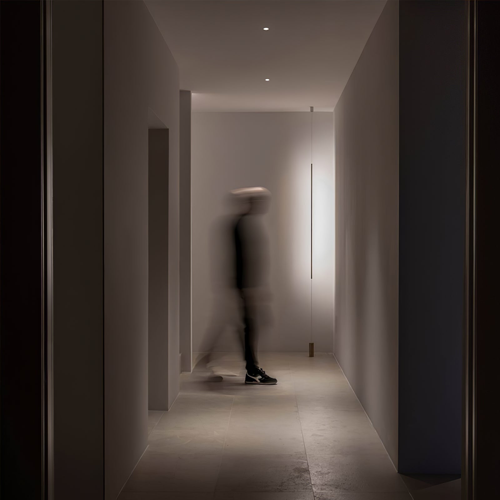 Tolvero Floor to Ceiling Light