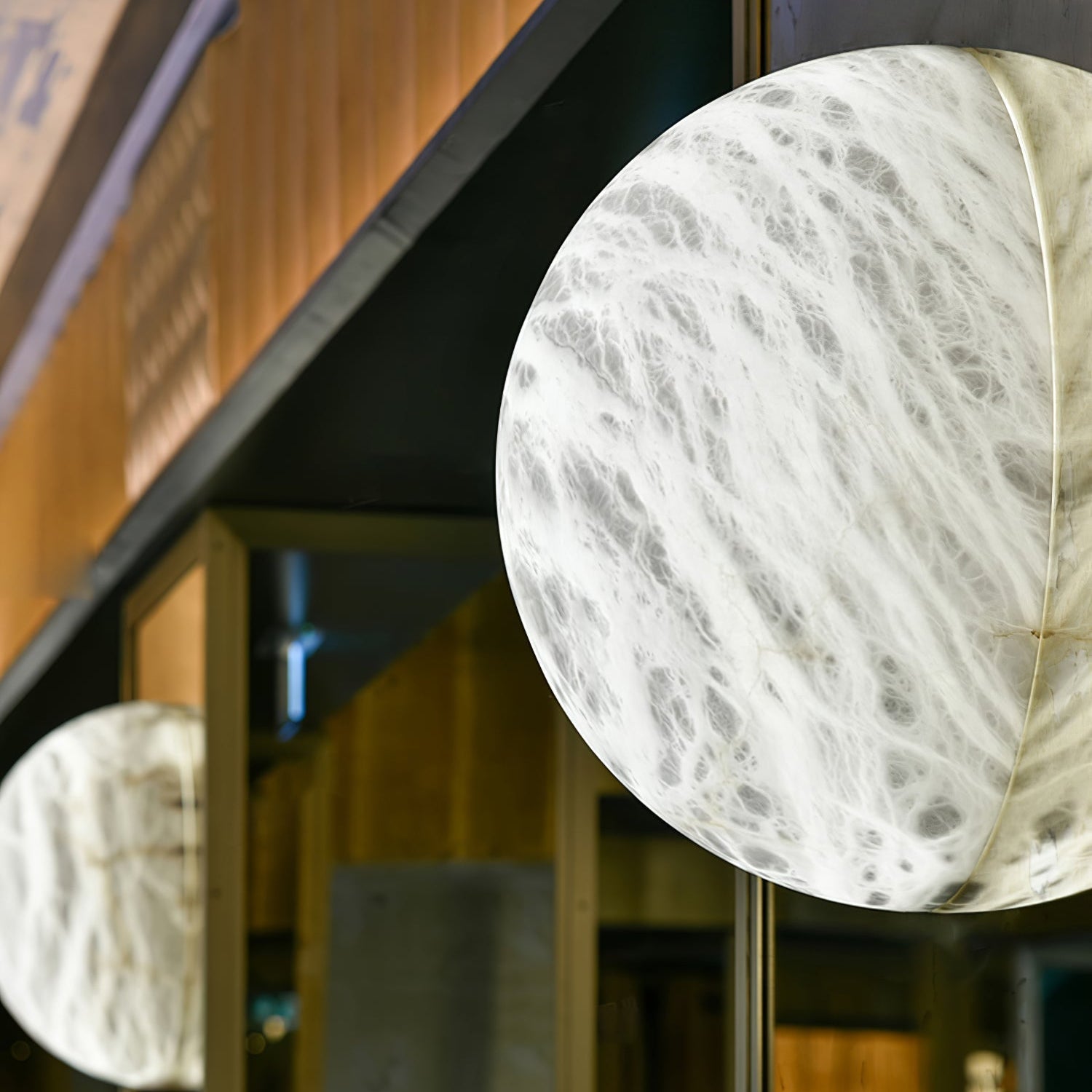 Clobe Alabaster Wall Light