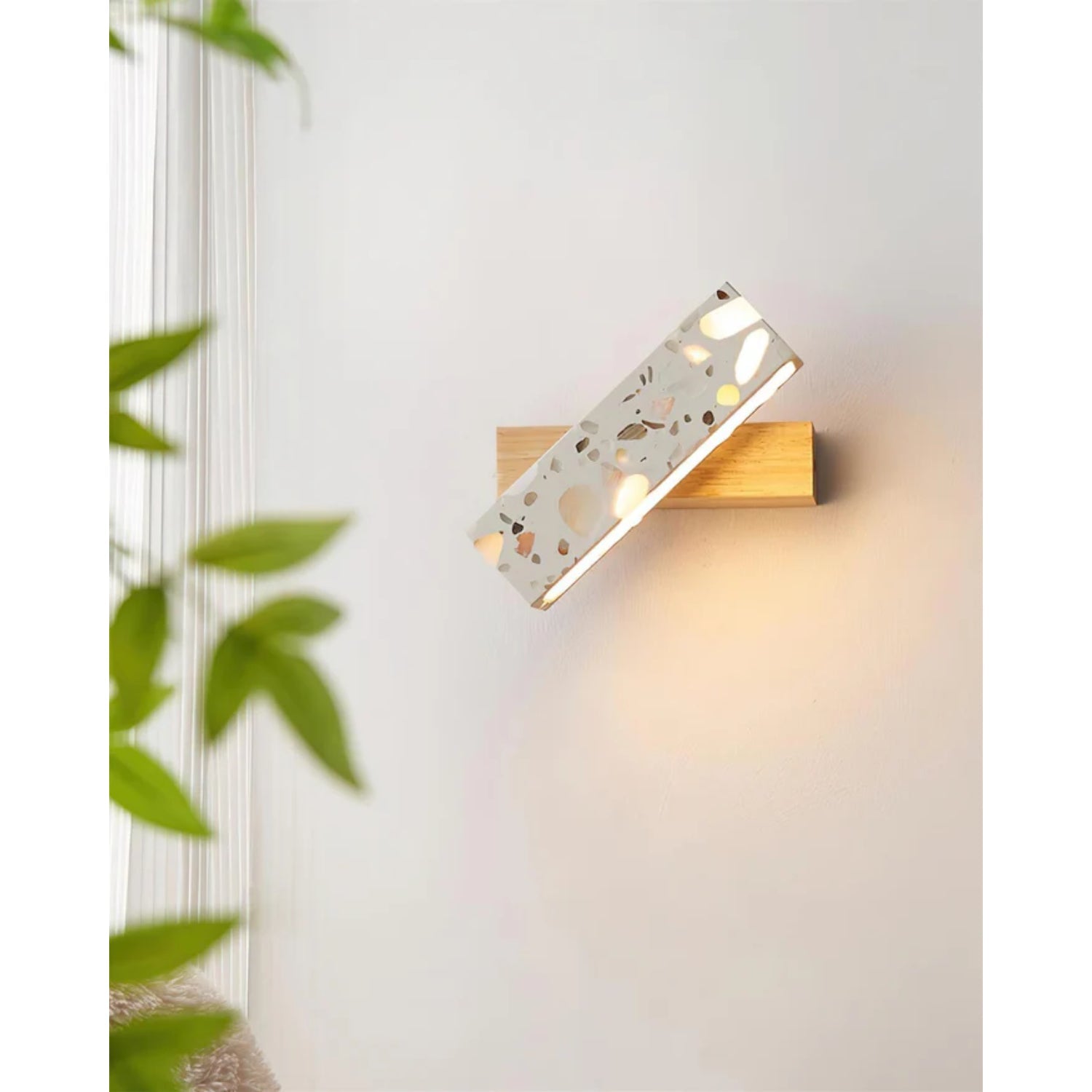 Olivesa Wall Light