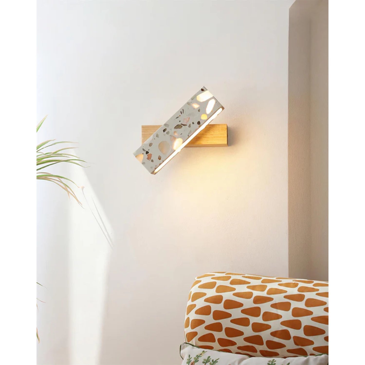 Olivesa Wall Light