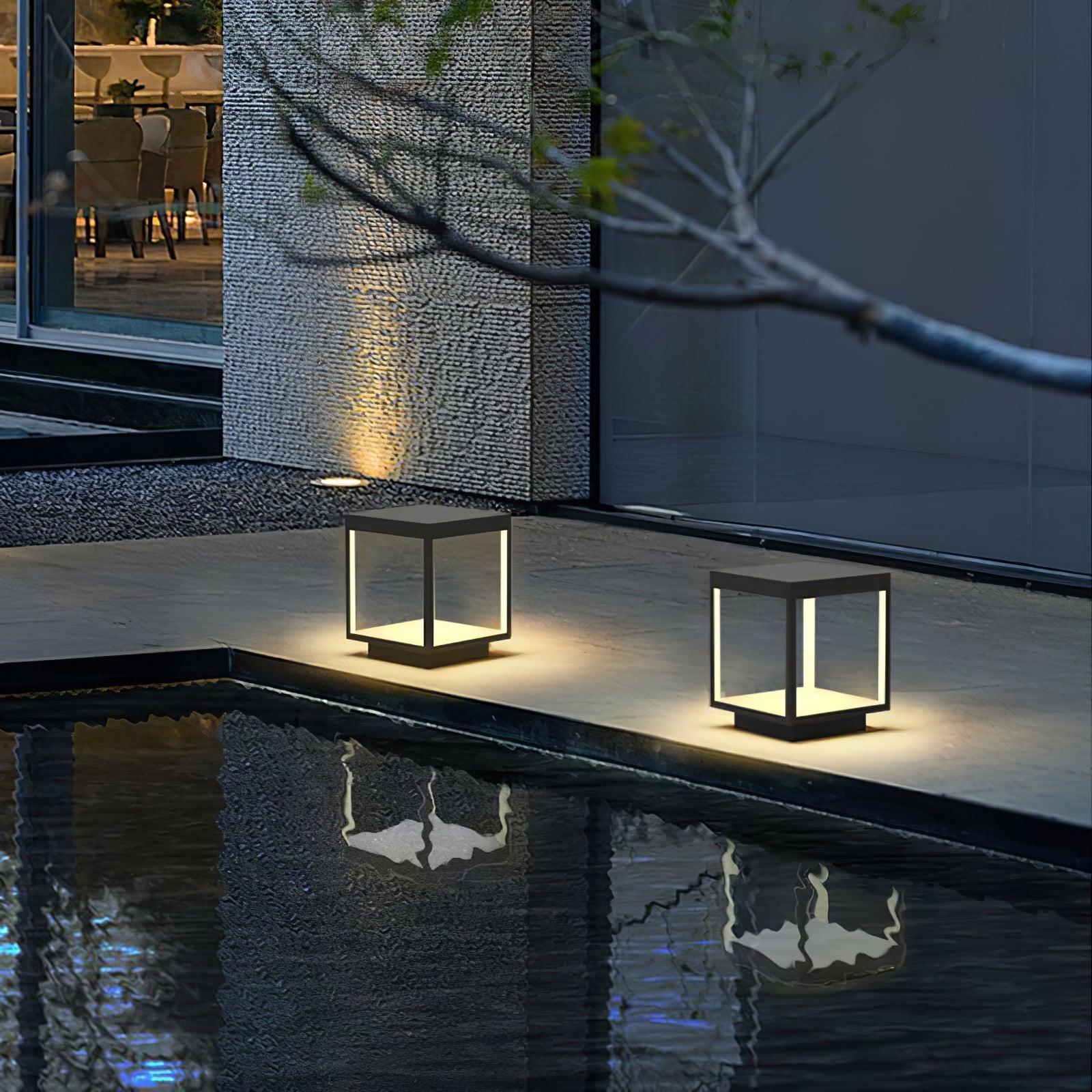Sylonar Outdoor Light