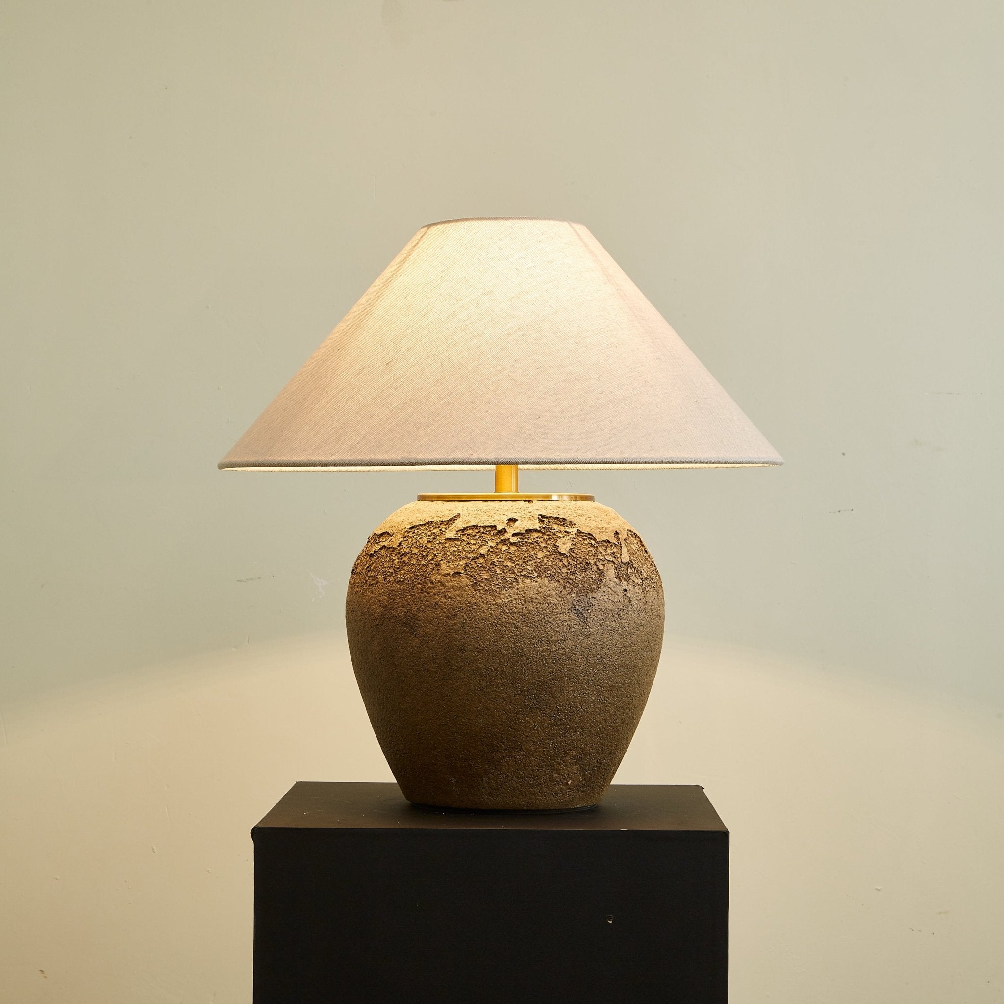 Sonoves Table Lamp