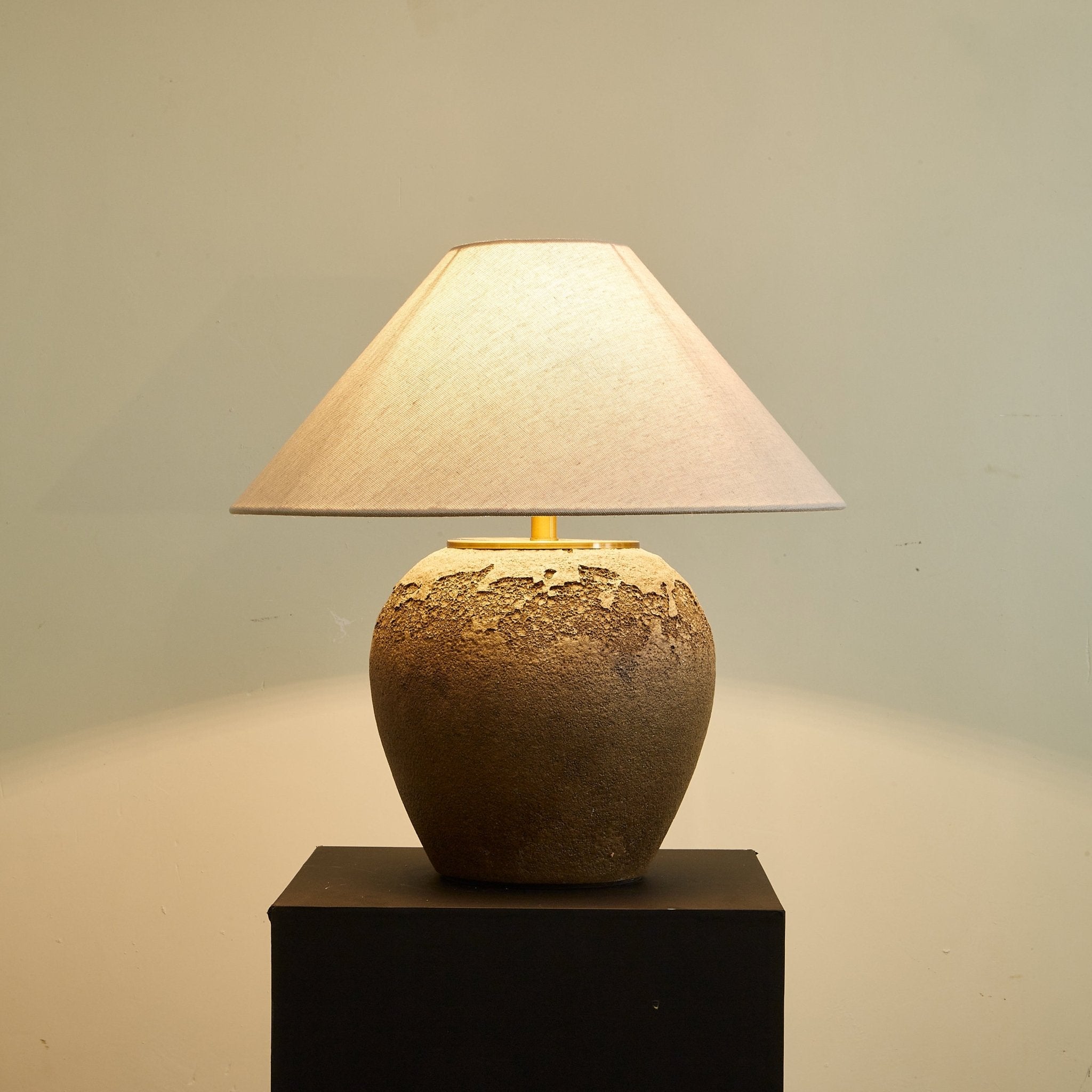 Sonoves Table Lamp