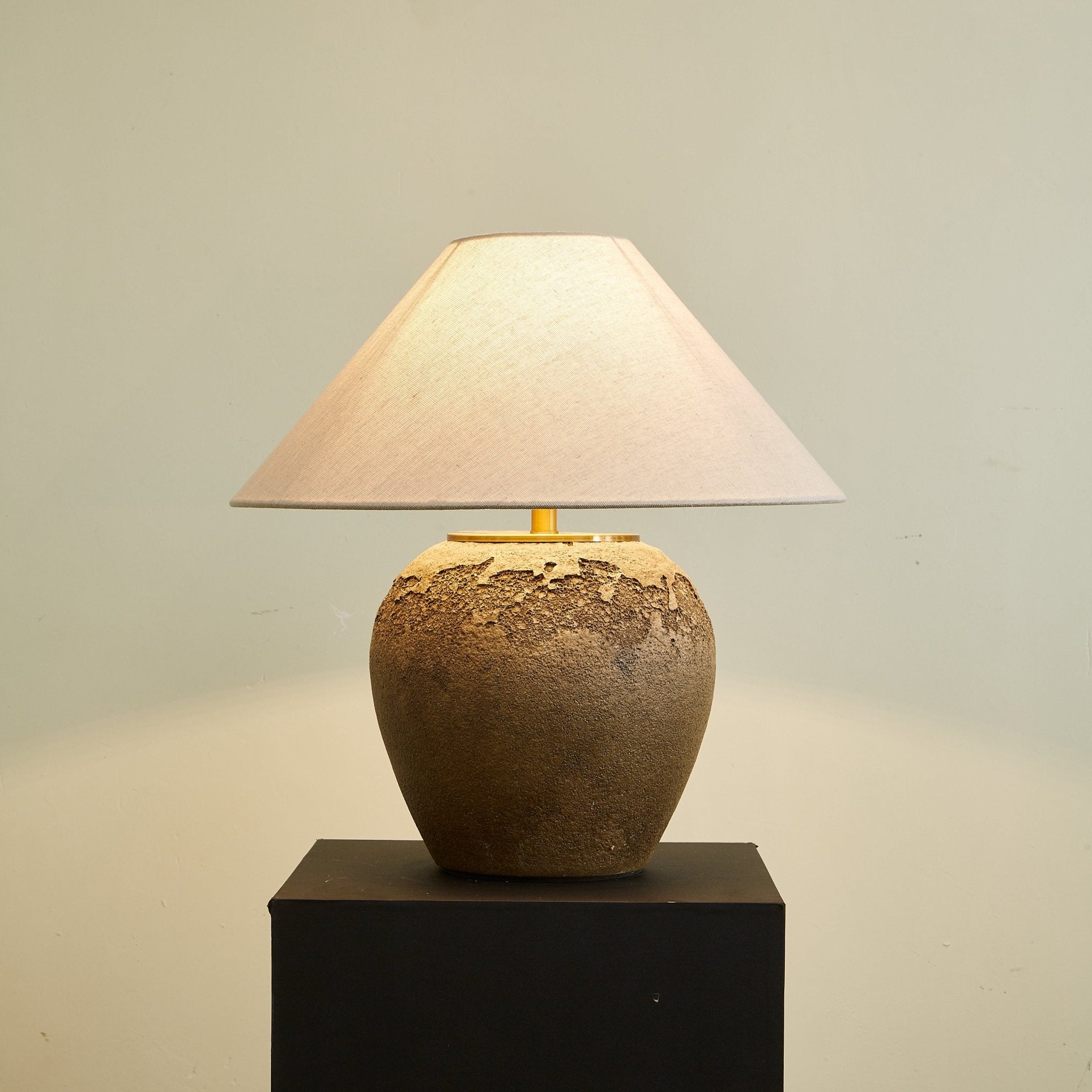 Sonoves Table Lamp