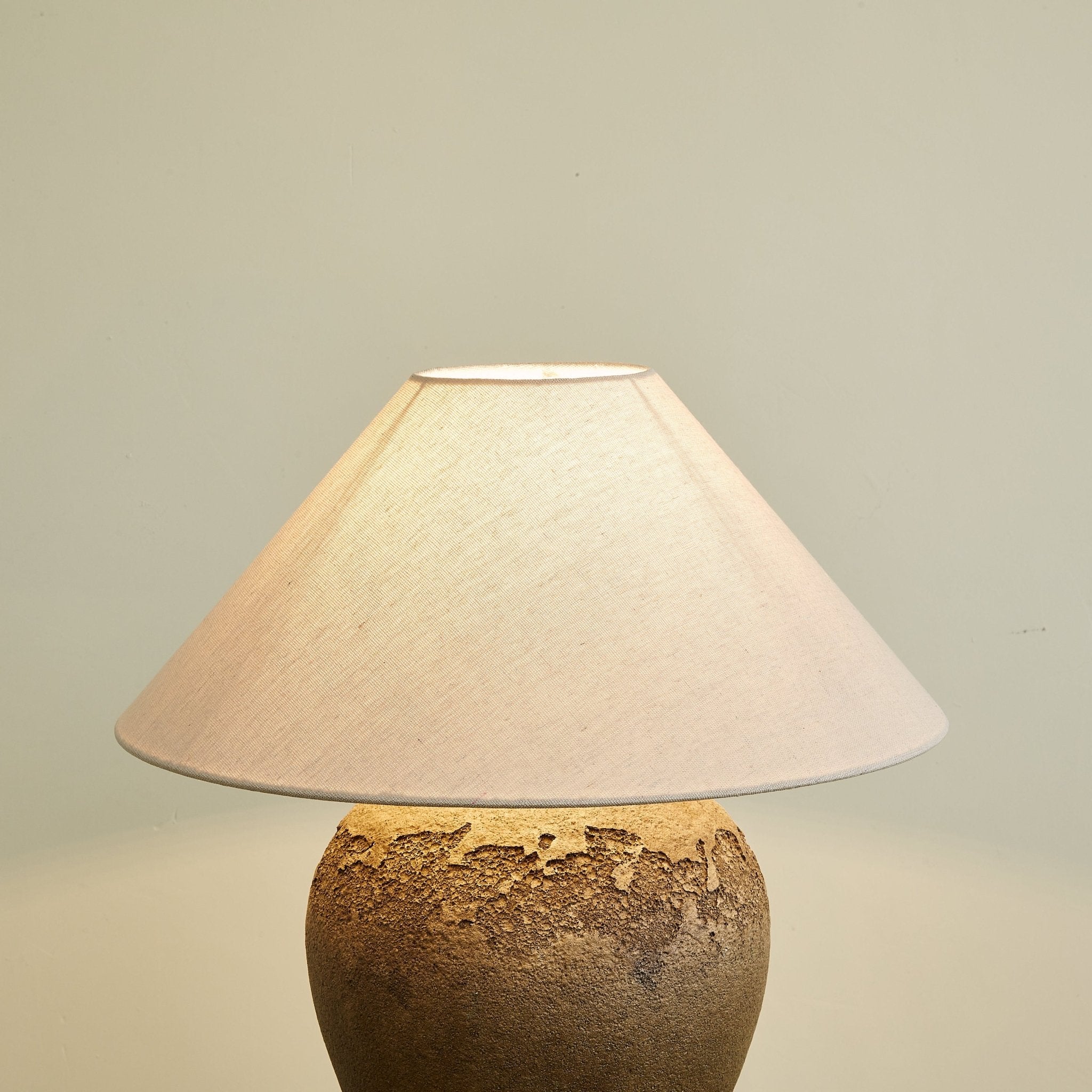 Sonoves Table Lamp