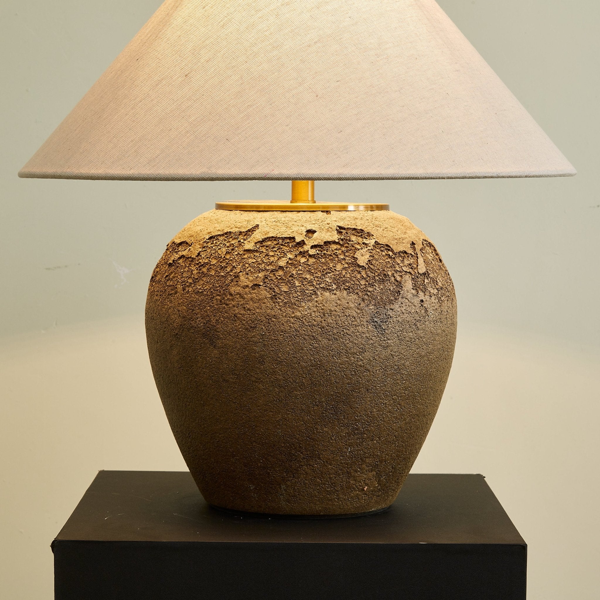 Sonoves Table Lamp