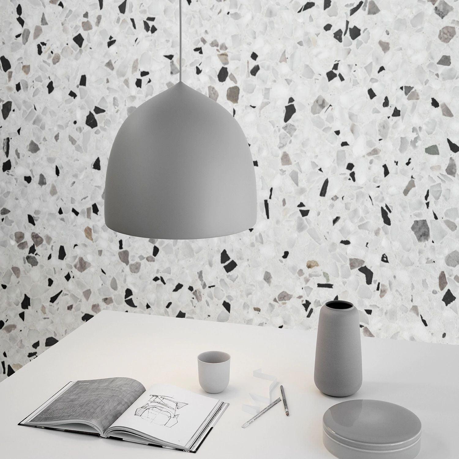 Avira Pendant Light
