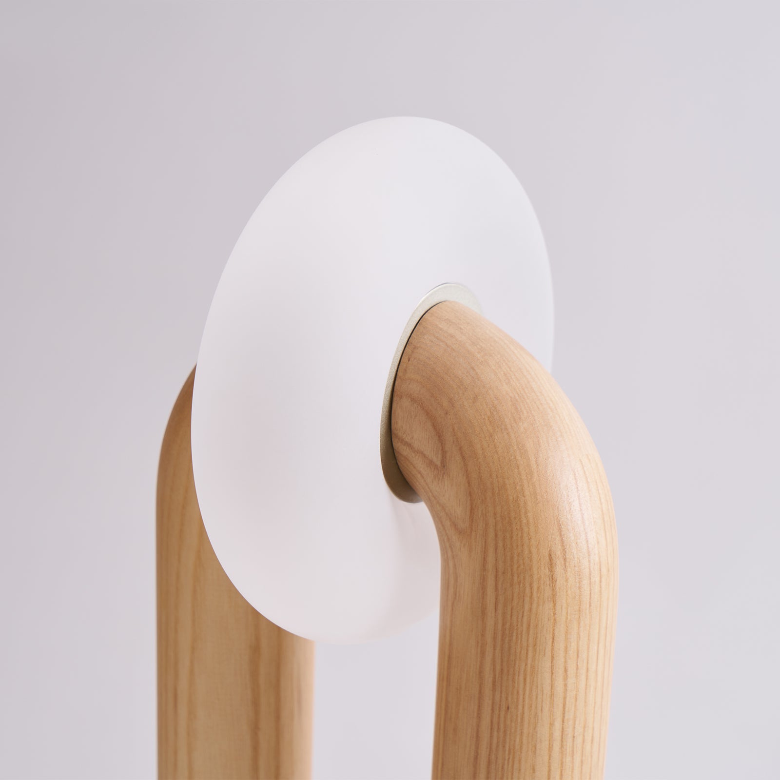 Disc Wooden Table Lamp