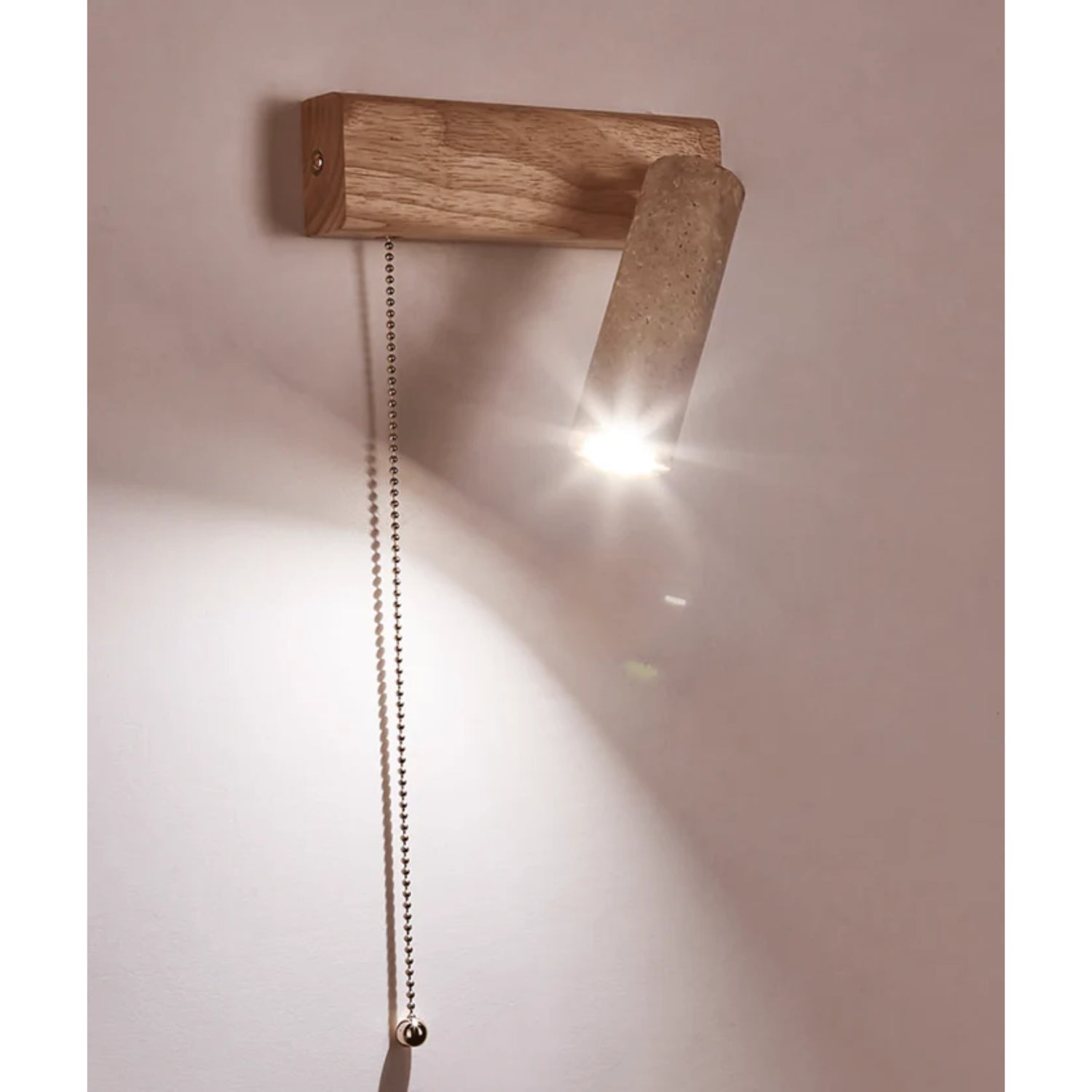 Bemaes Wall Light