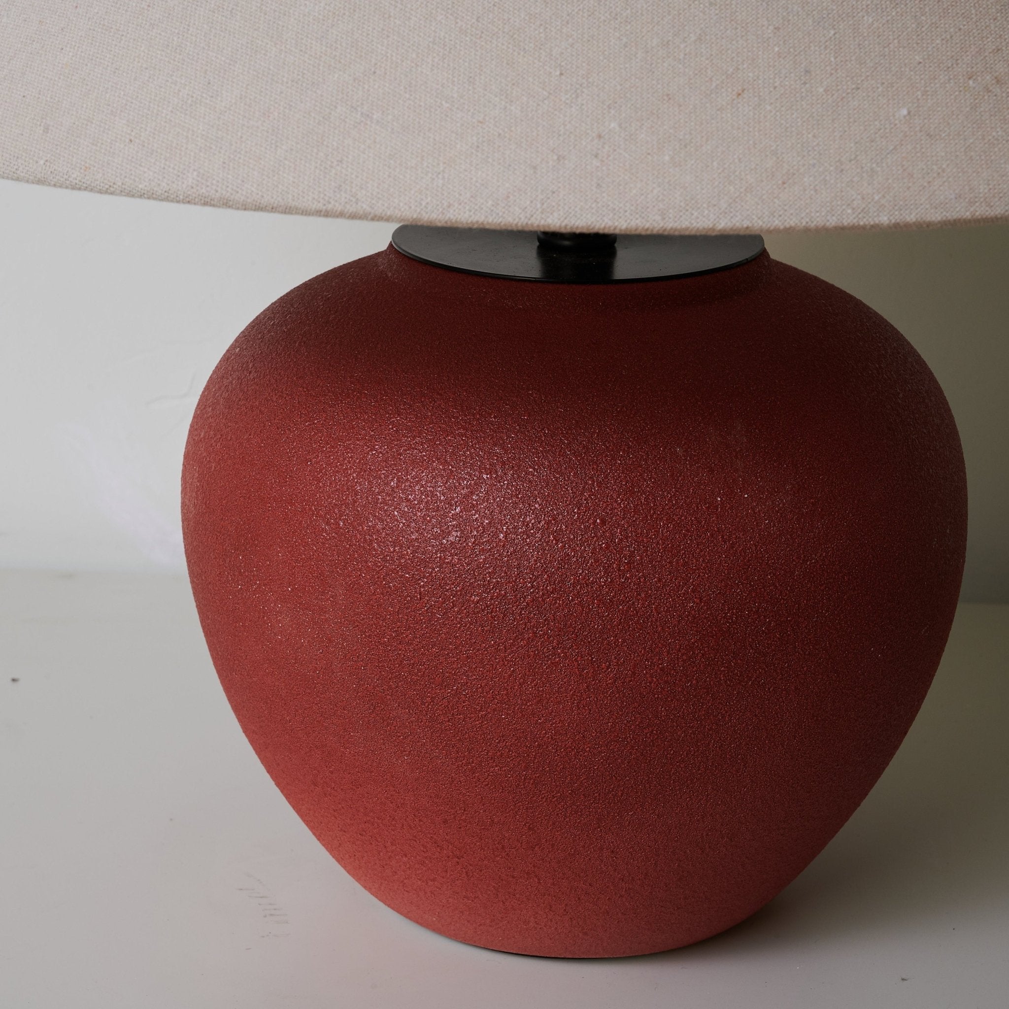 Soneca Round Table Lamp