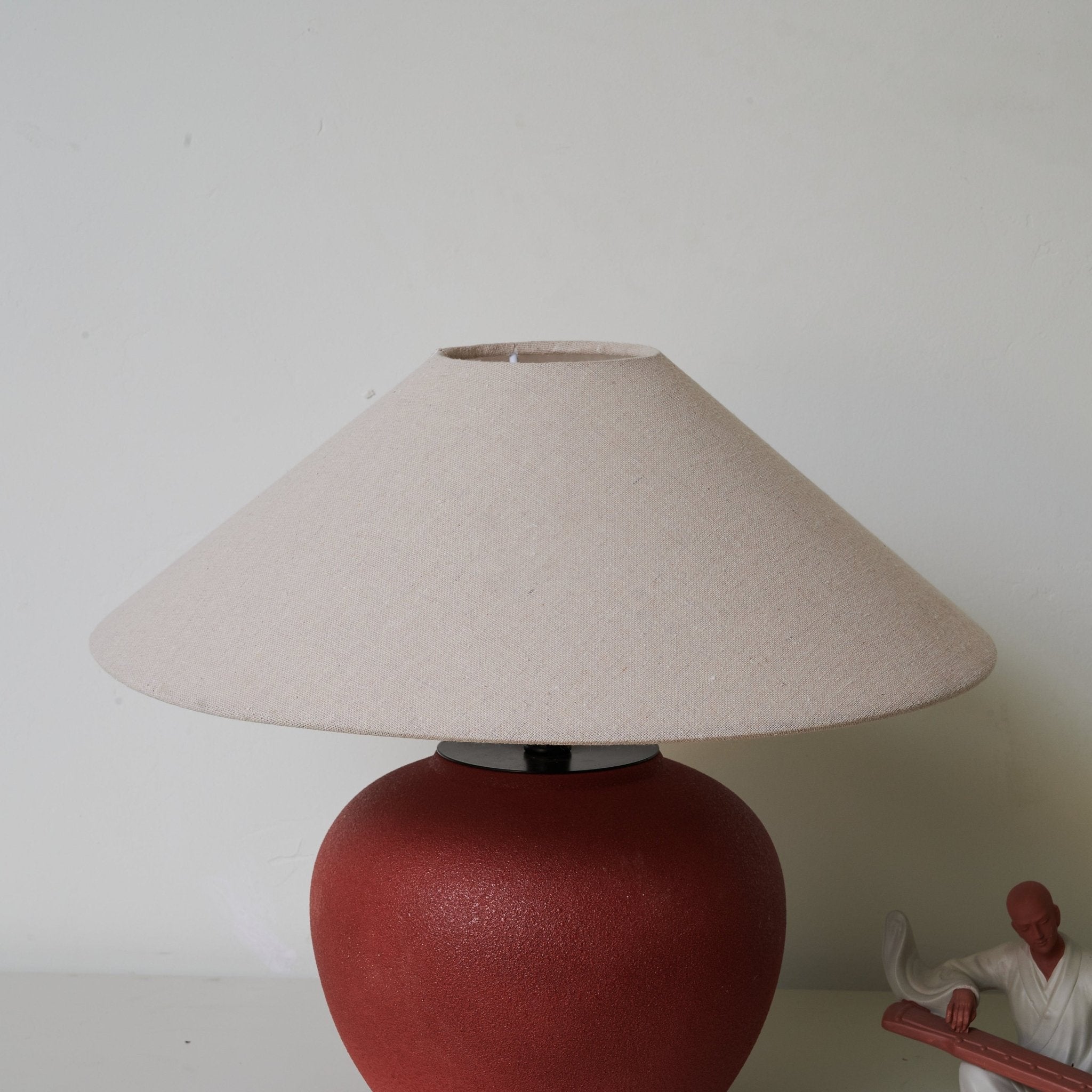Soneca Round Table Lamp