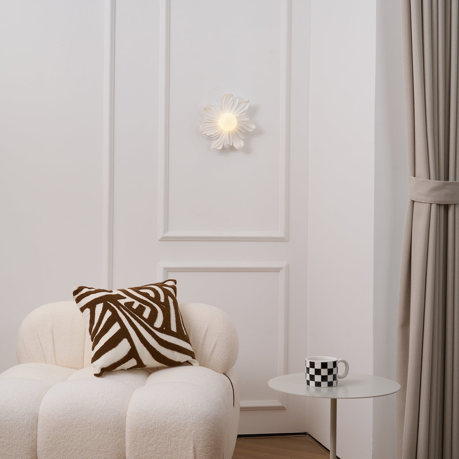 Guzzon Flower Wall Light