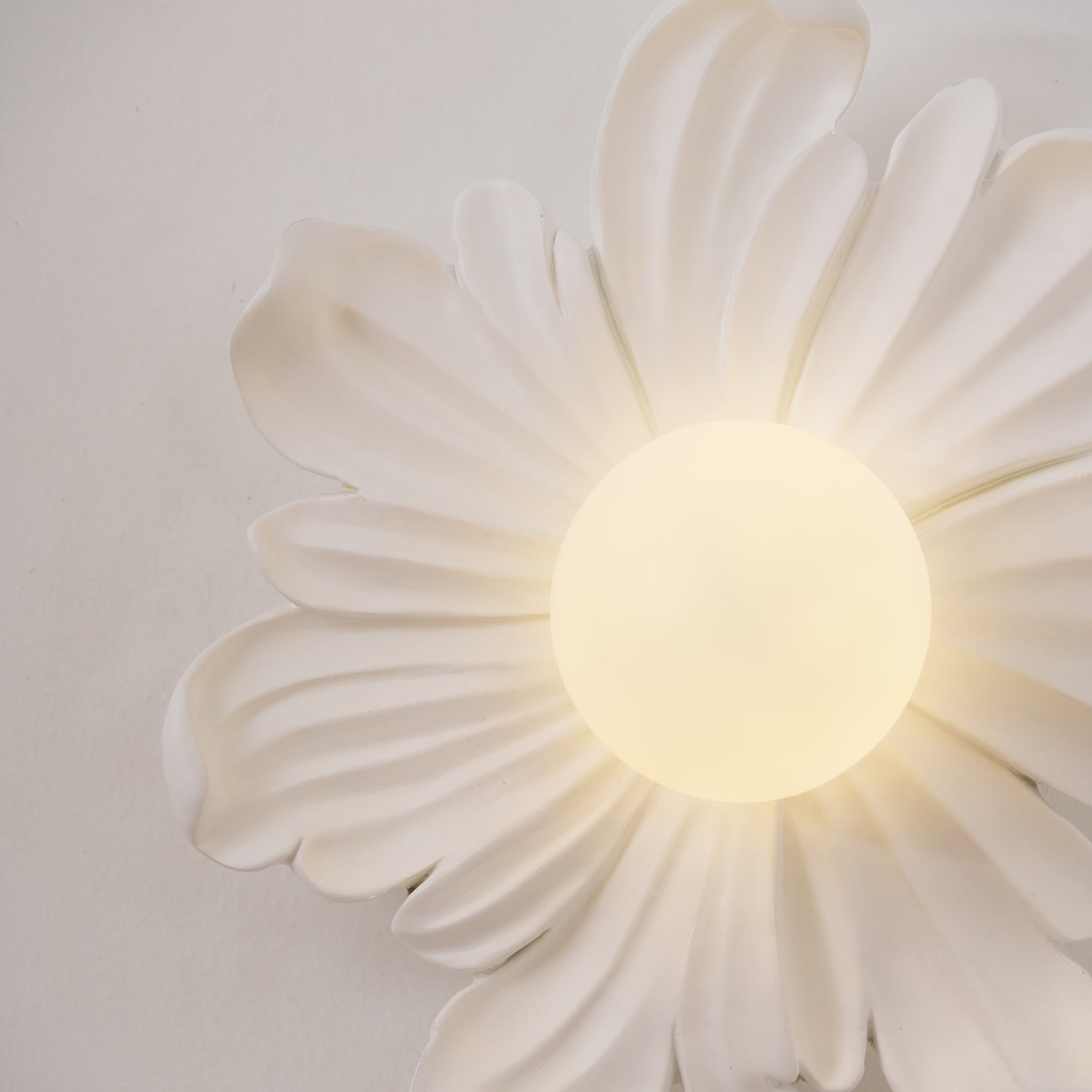 Guzzon Flower Wall Light