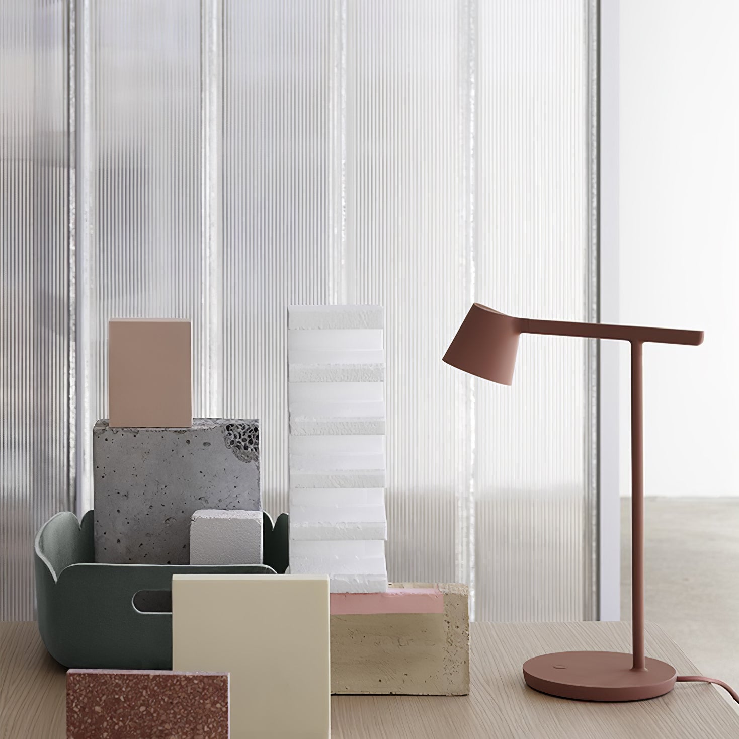 Contiz Table Lamp