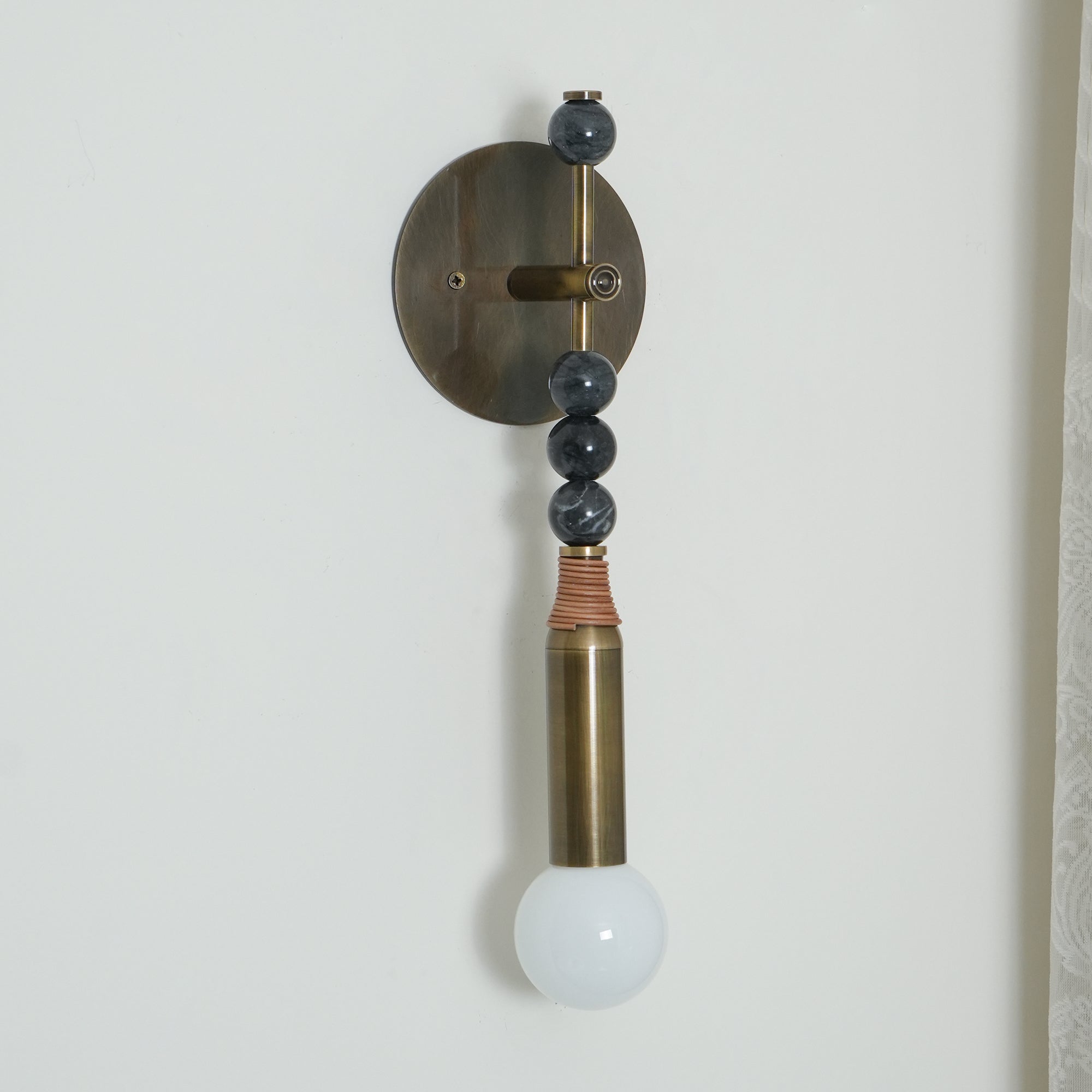 Yaror Wall Light