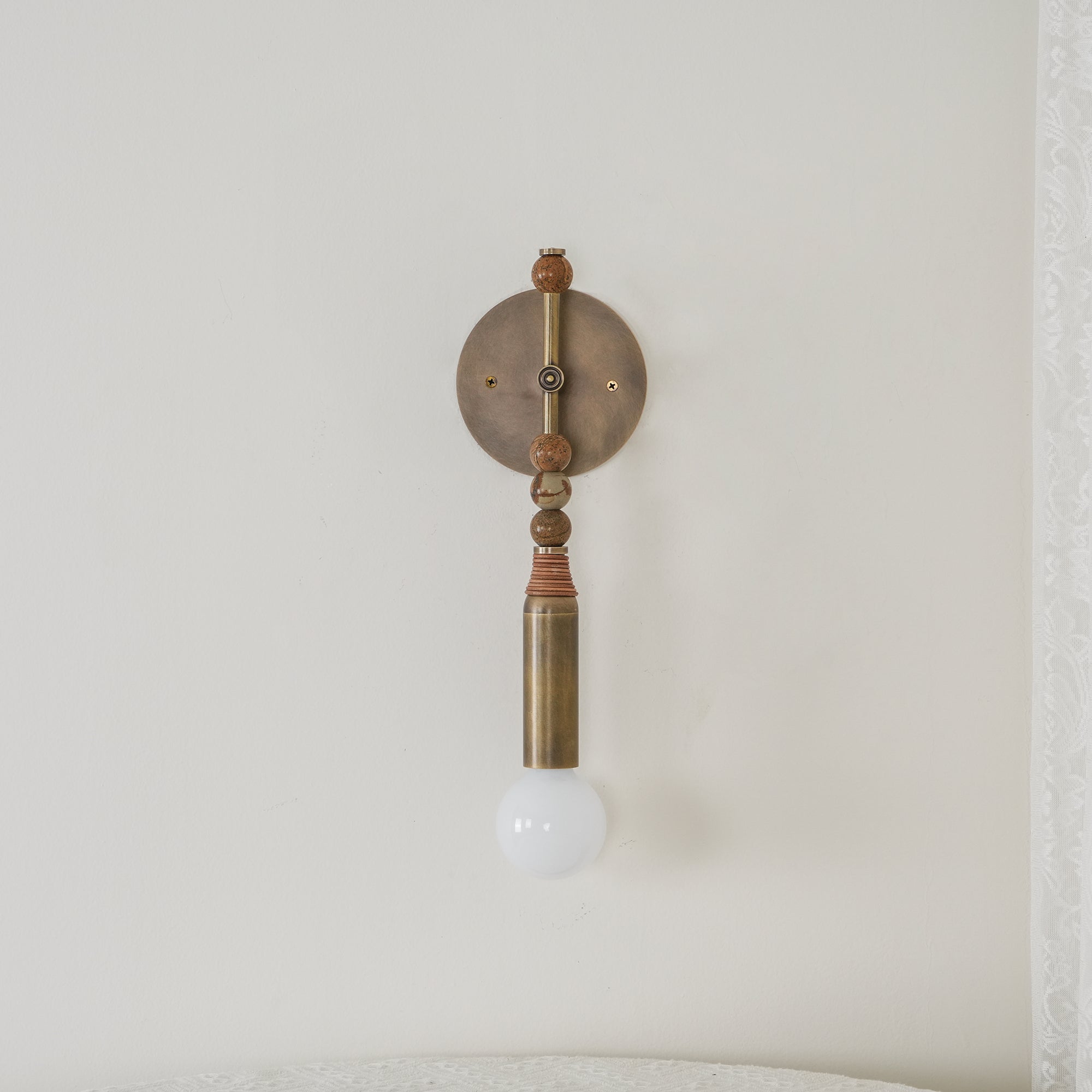 Yaror Wall Light