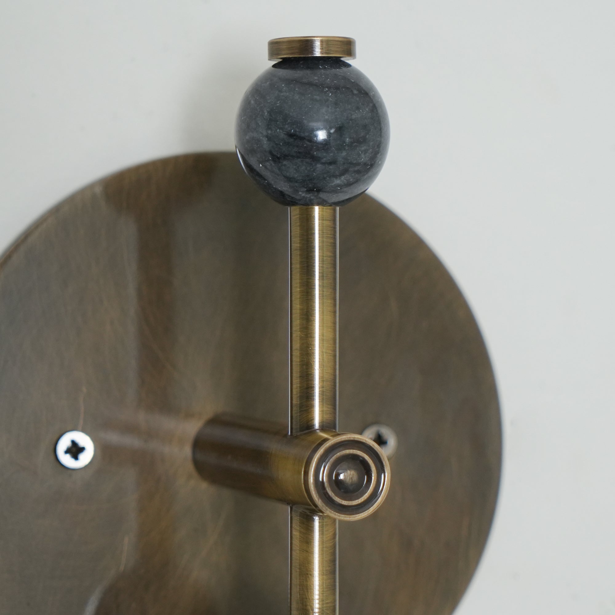 Yaror Wall Light