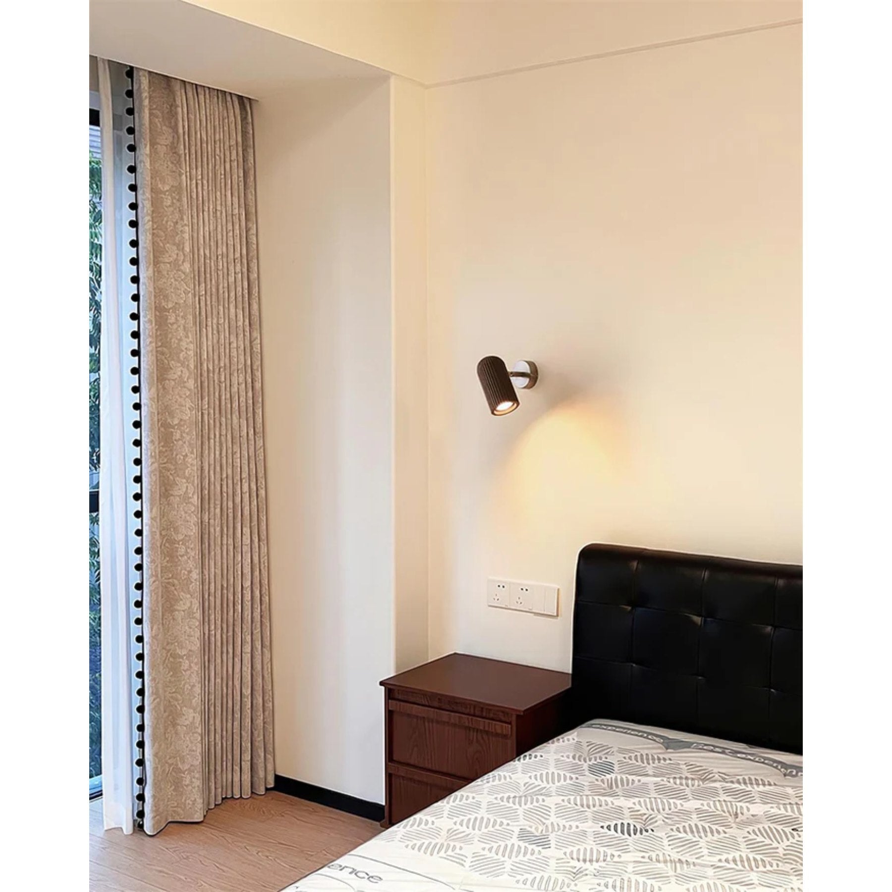 Trevizo Wall Light
