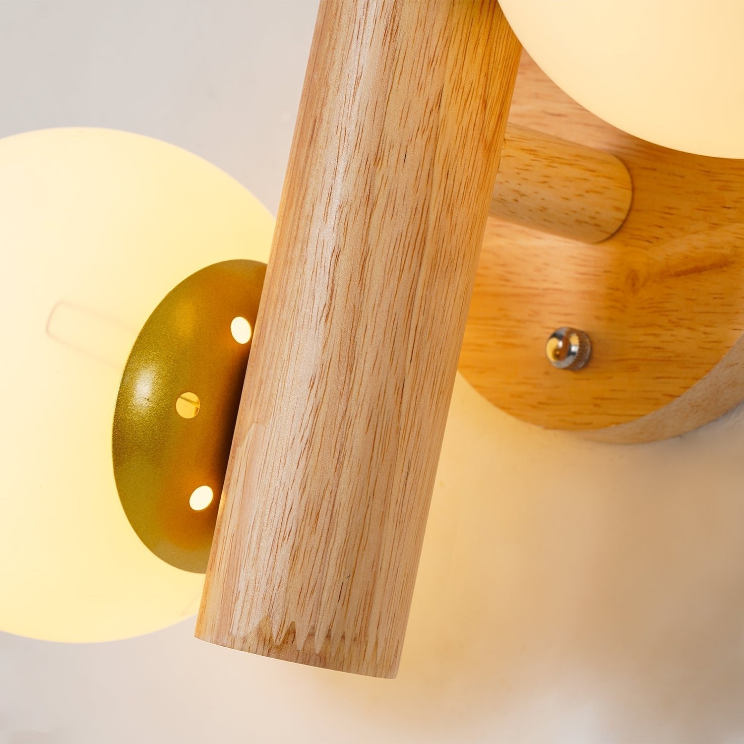 Zelina Wall Light